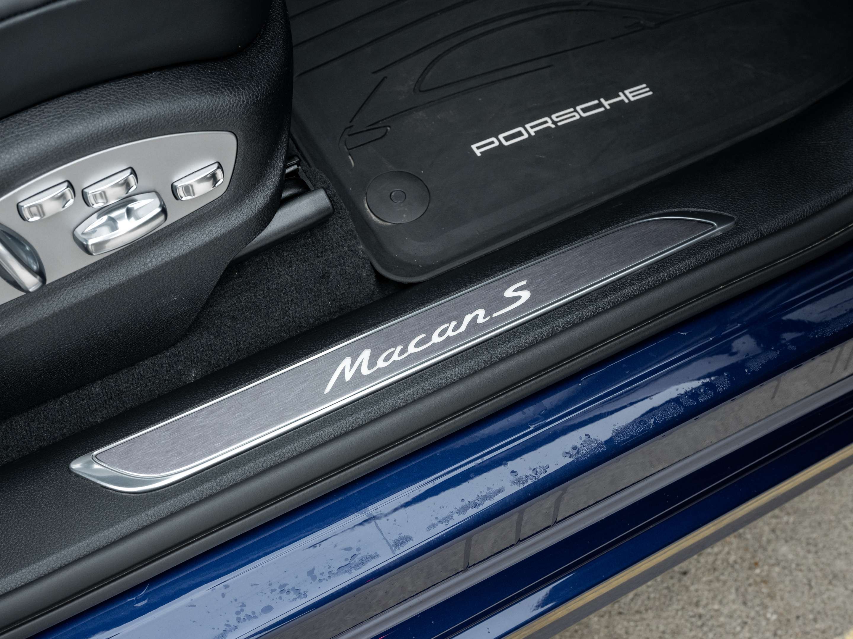 2025 Porsche Macan S | Winter Tire Package Included | 375 HP thumb 31