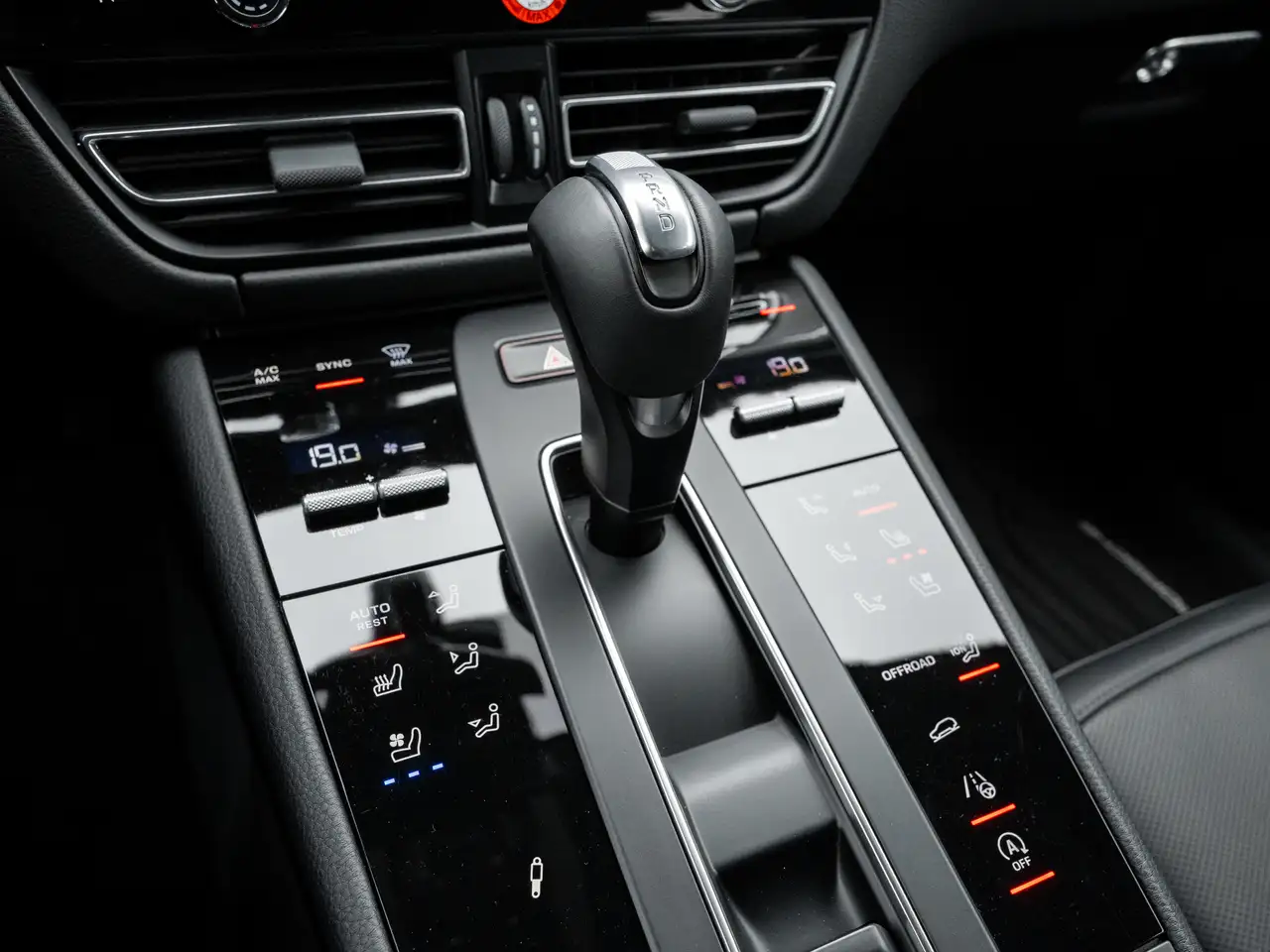 Porsche Macan снимка Porsche Macan