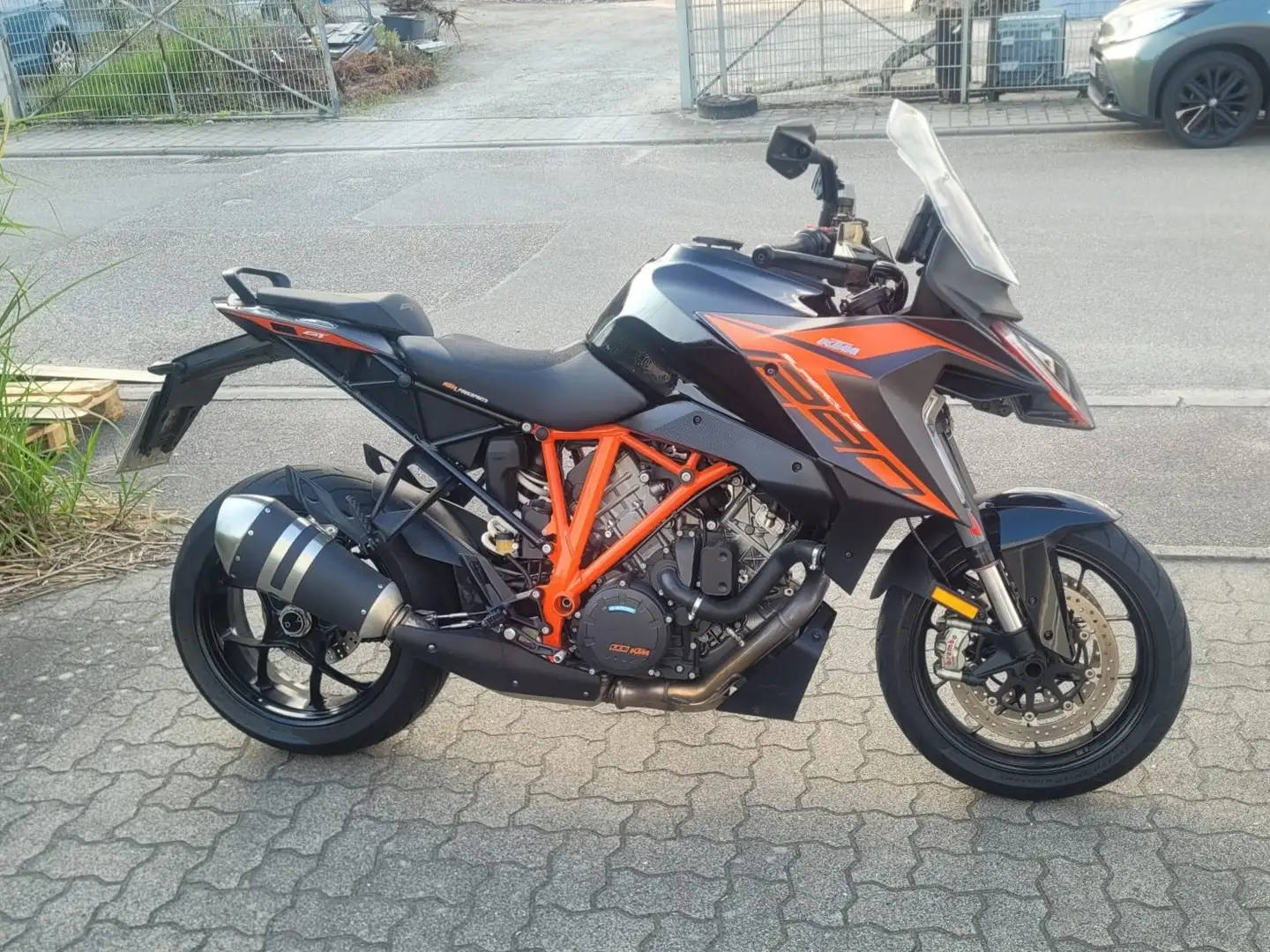 KTM 1290 Super Duke GT Schwarz - 2