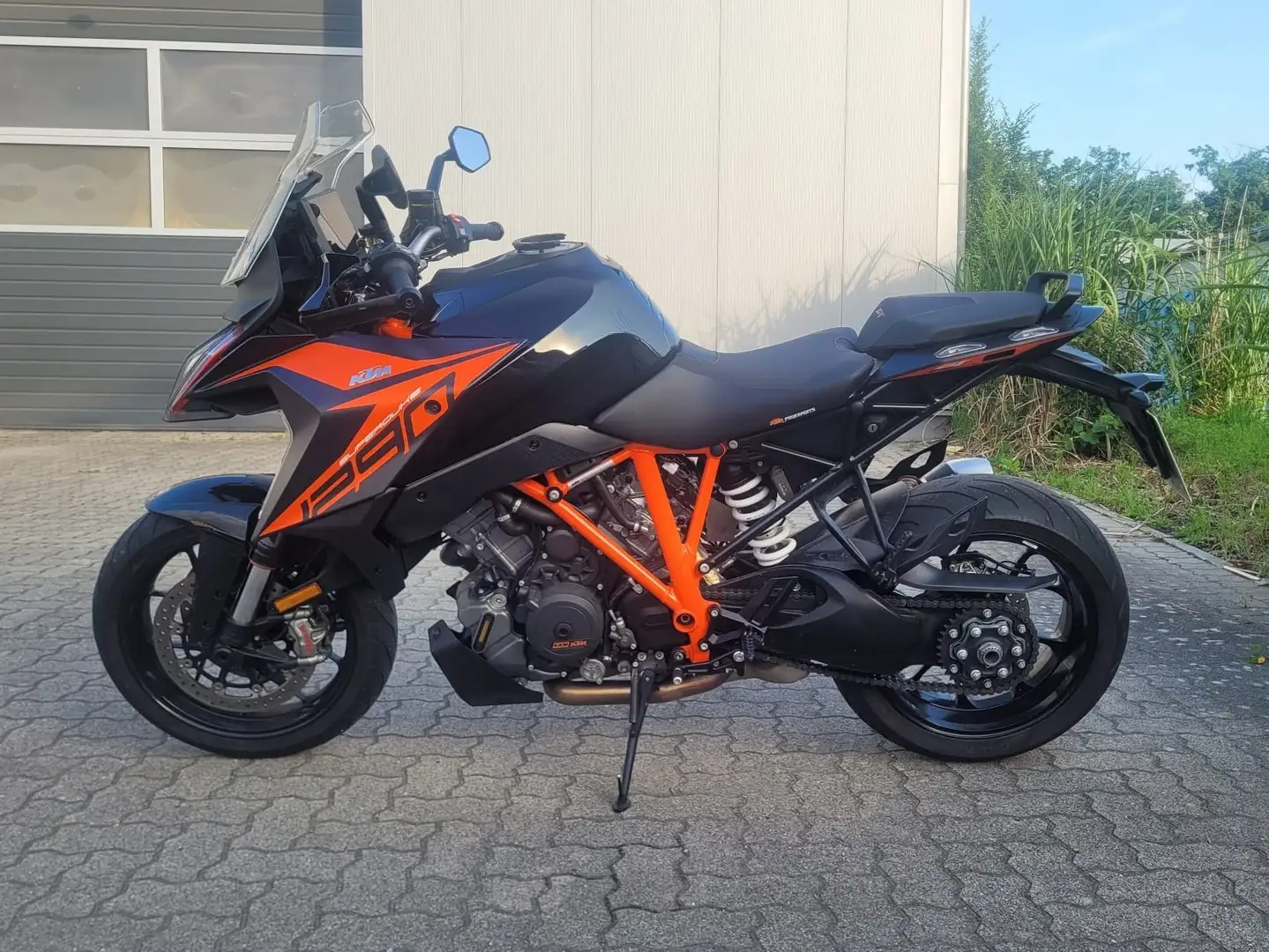 KTM 1290 Super Duke GT Schwarz - 1