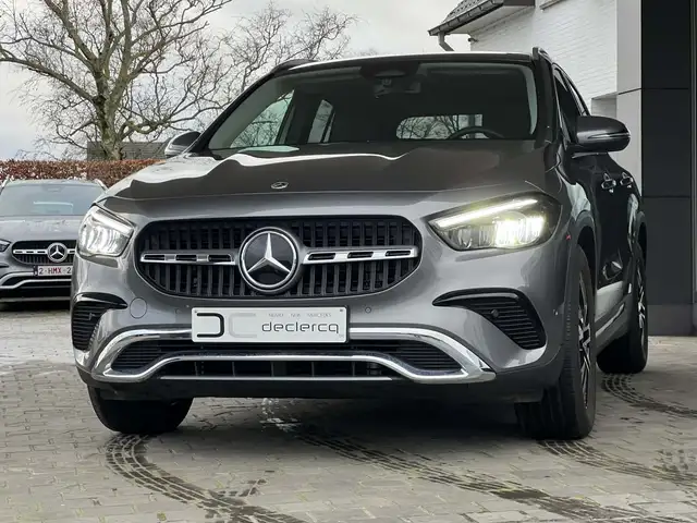 Mercedes-Benz GLA 180 progressive 2024 led camera
