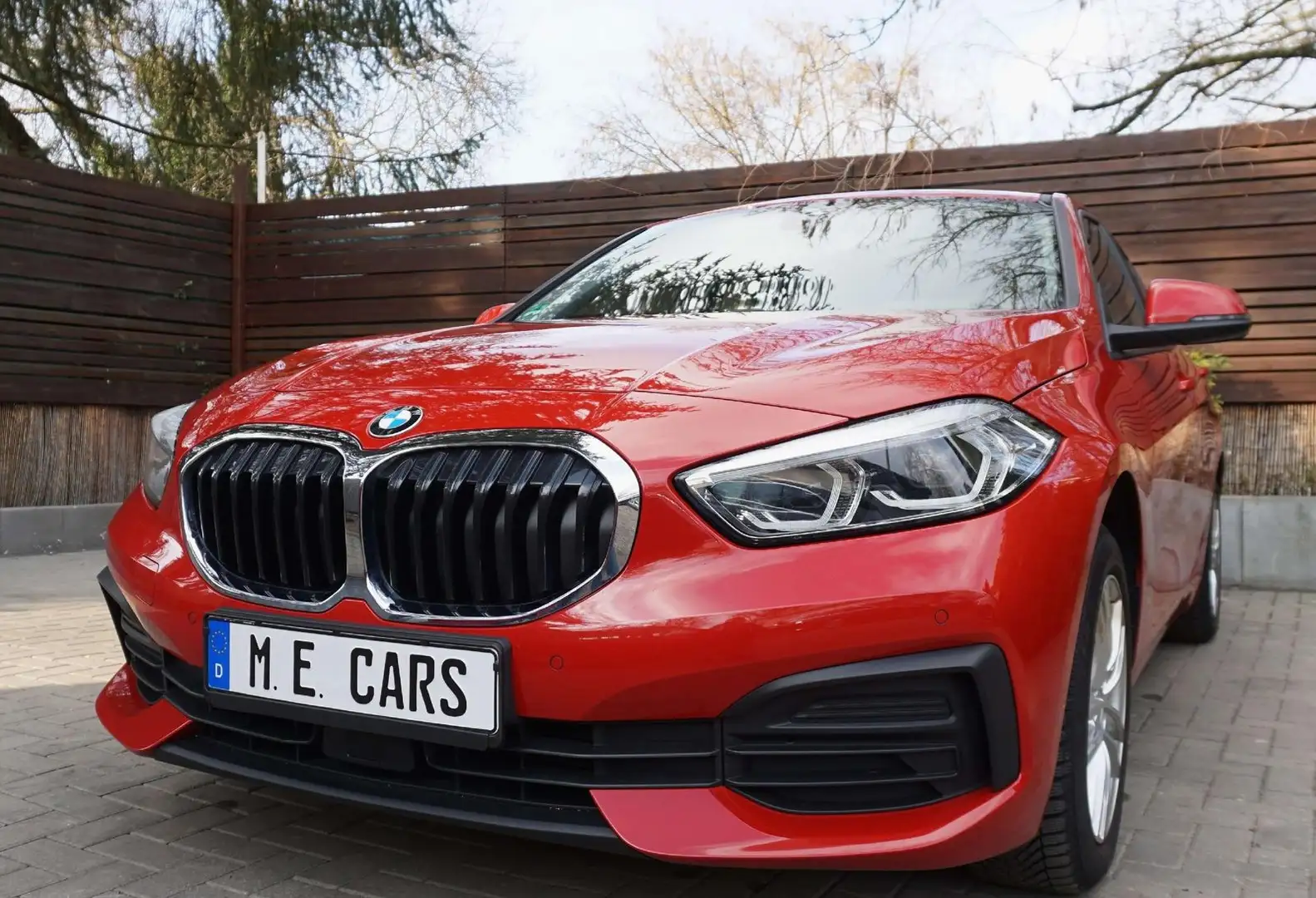 BMW 118 118 i Advantage Leder ACC Totw Navi LED Spur Rot - 1