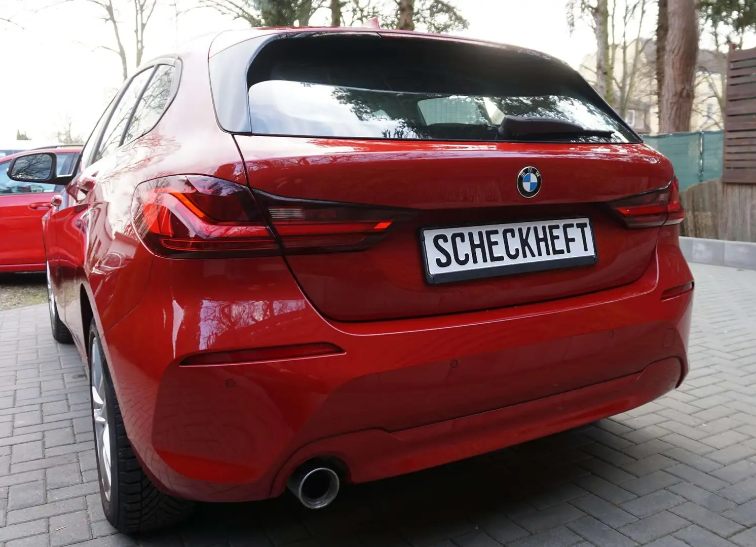 BMW 118 118 i Advantage Leder ACC Totw Navi LED Spur Rot - 2