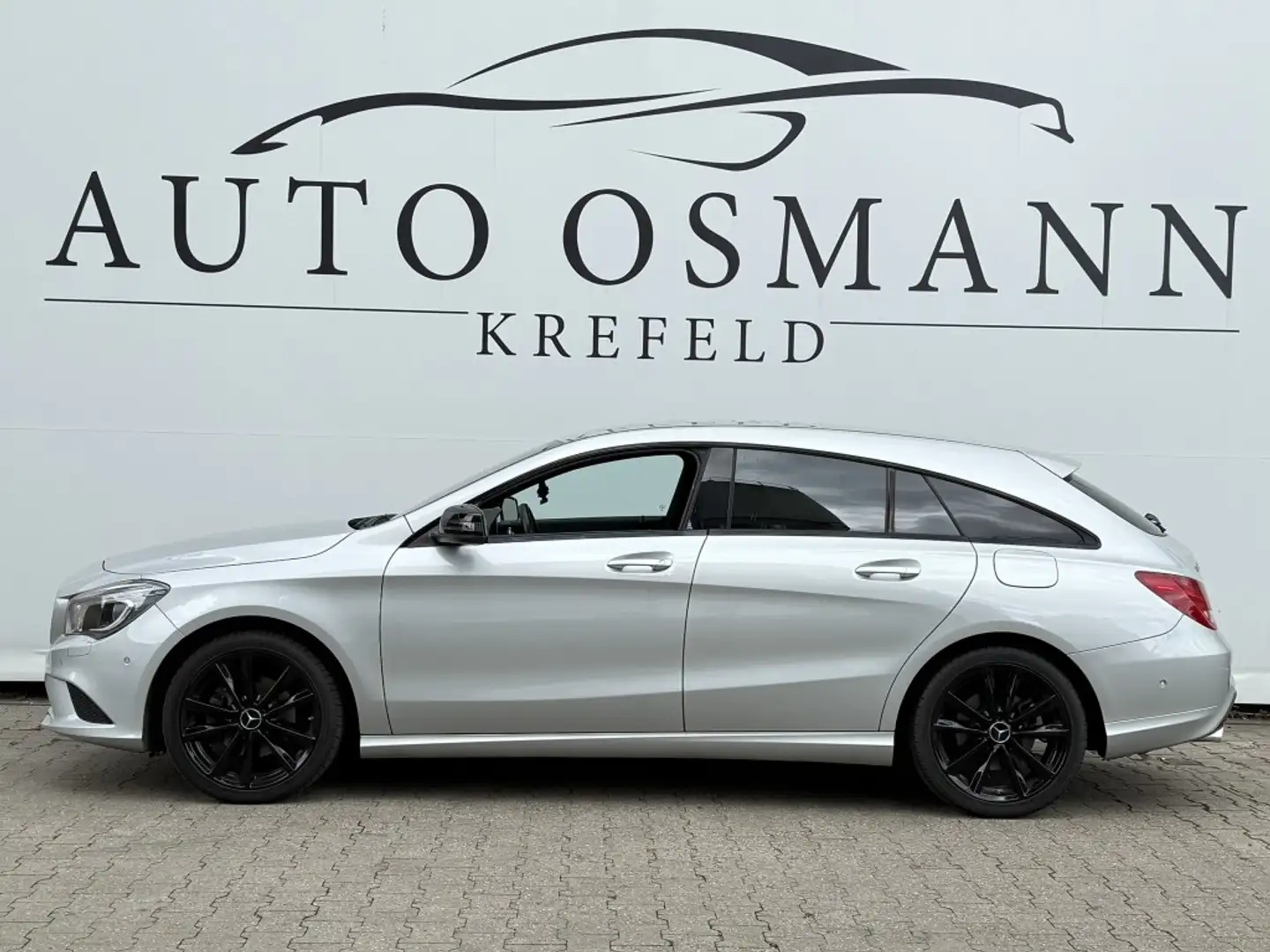 Mercedes-Benz CLA 180 7G-DCT Urban   Bi-Xenon Silber - 2