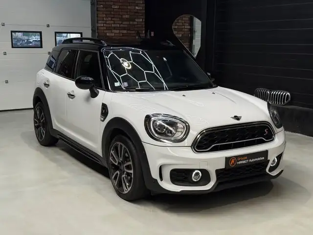 MINI Countryman view 3