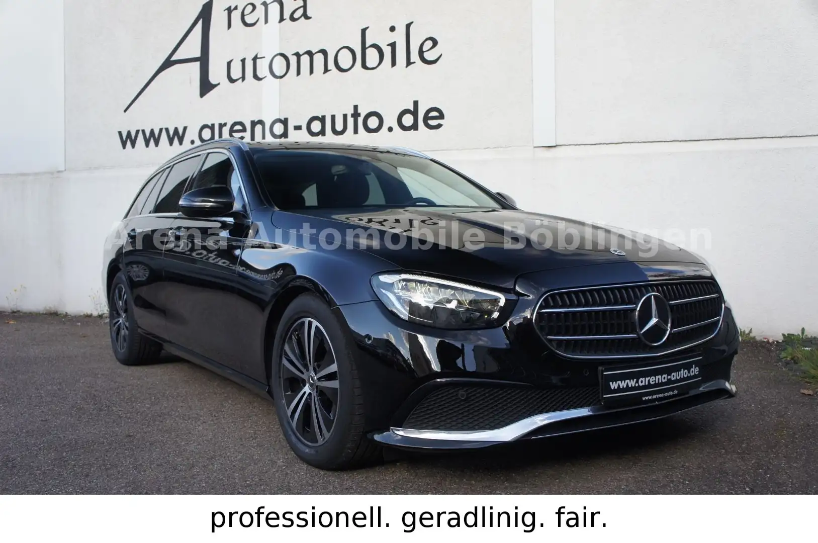 Mercedes-Benz E 220 d T Avantgarde Aut.*PANO*AHK*LED*VIRTUAL* Noir - 1