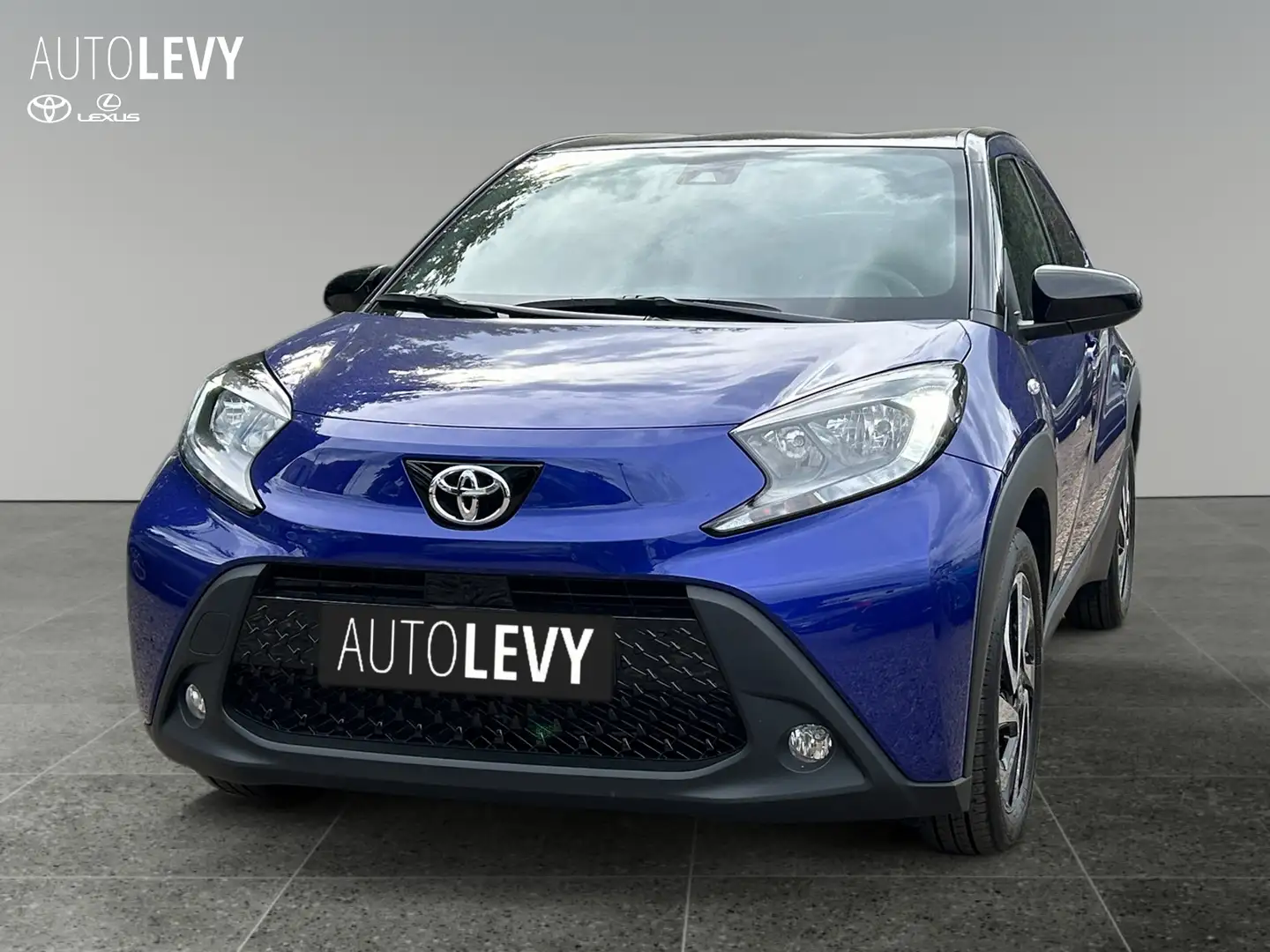 Toyota Aygo 1.0 Pulse FLA SpurH KAM Navi ACC SHZ Zwart - 2