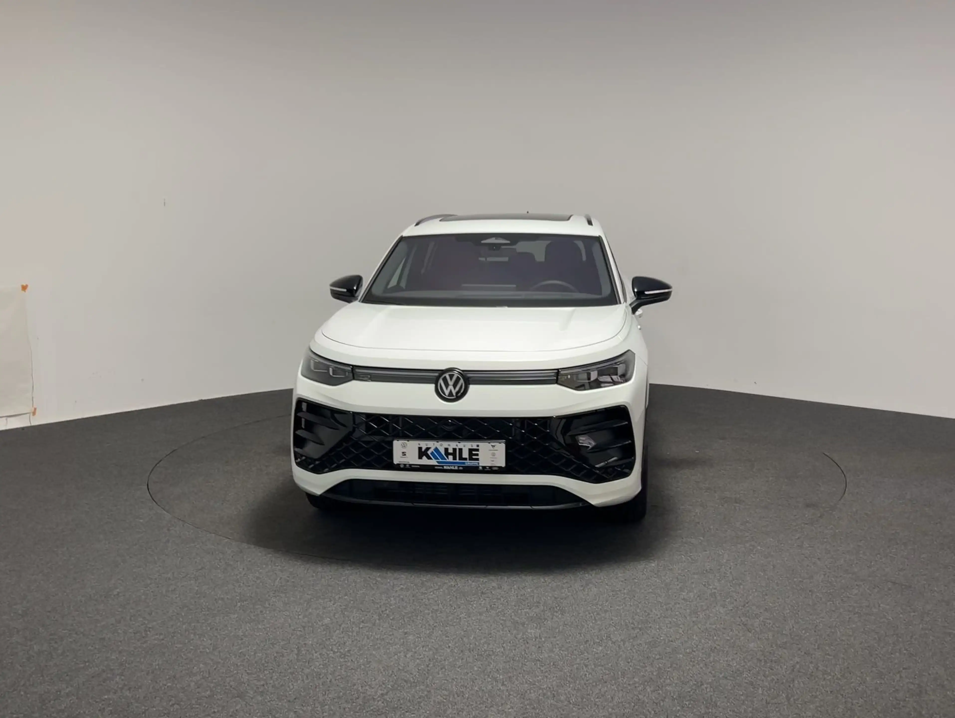 Volkswagen Tayron R-Line 2.0 TDI 4Motion CarPlay Pano Black — photo 5