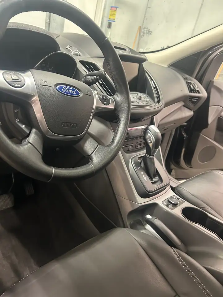 Ford Escape снимка Ford Escape