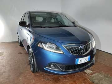 1.0 Hybrid 70cv Gold Car Play + Telecamera