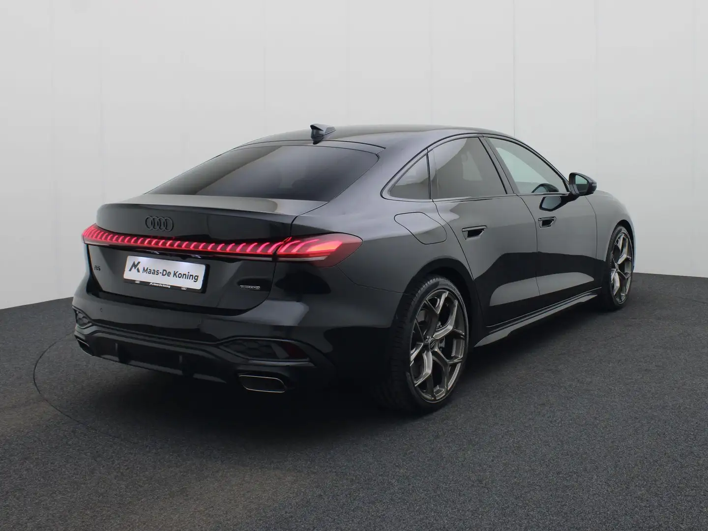 Audi A5 Limousine S edition 2.0 TFSI e 299 PK · Exterieurp Schwarz - 2