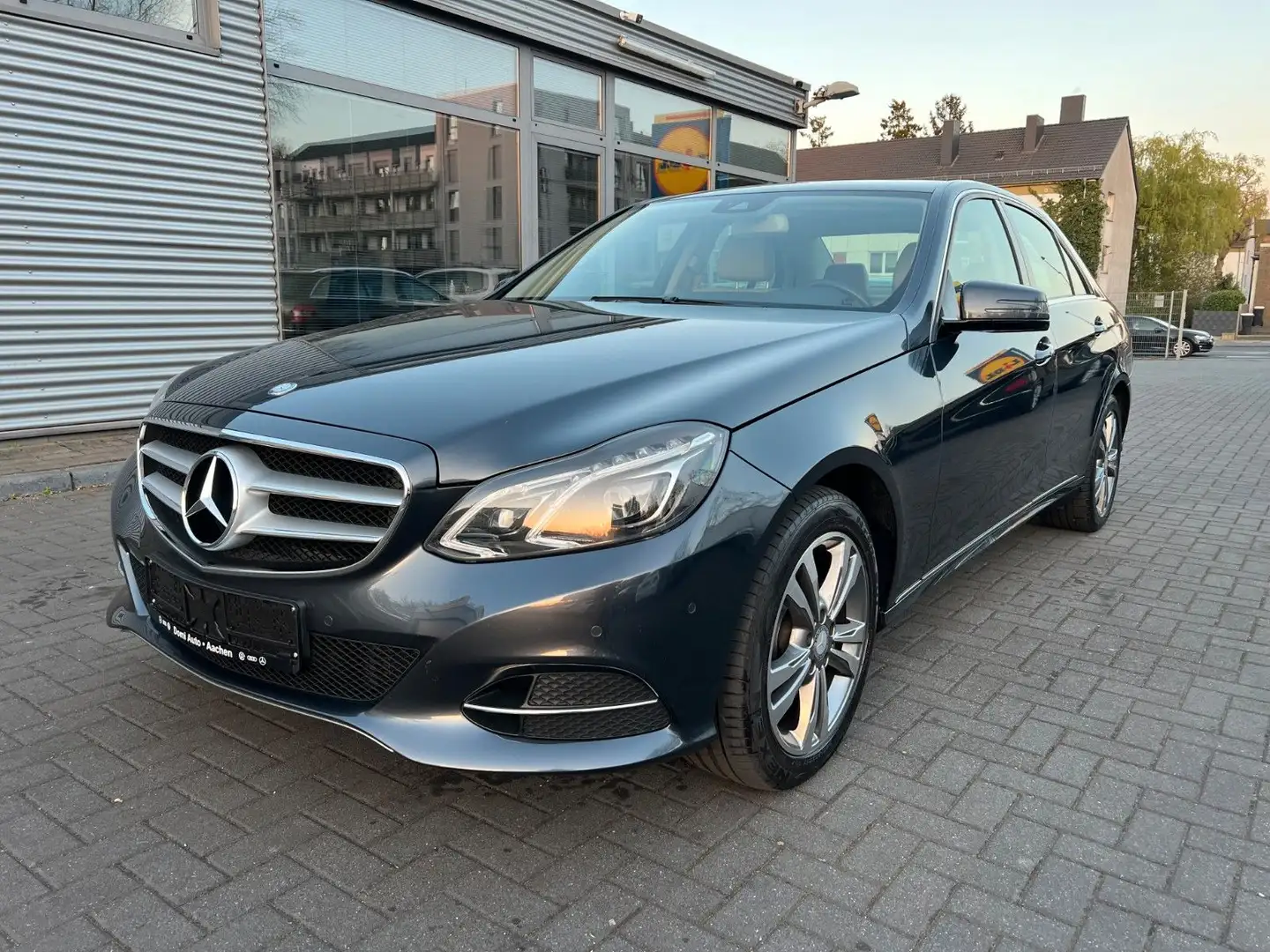 Mercedes-Benz E 220 E -Klasse Lim. E 220 CDI BlueEfficience Gri - 1