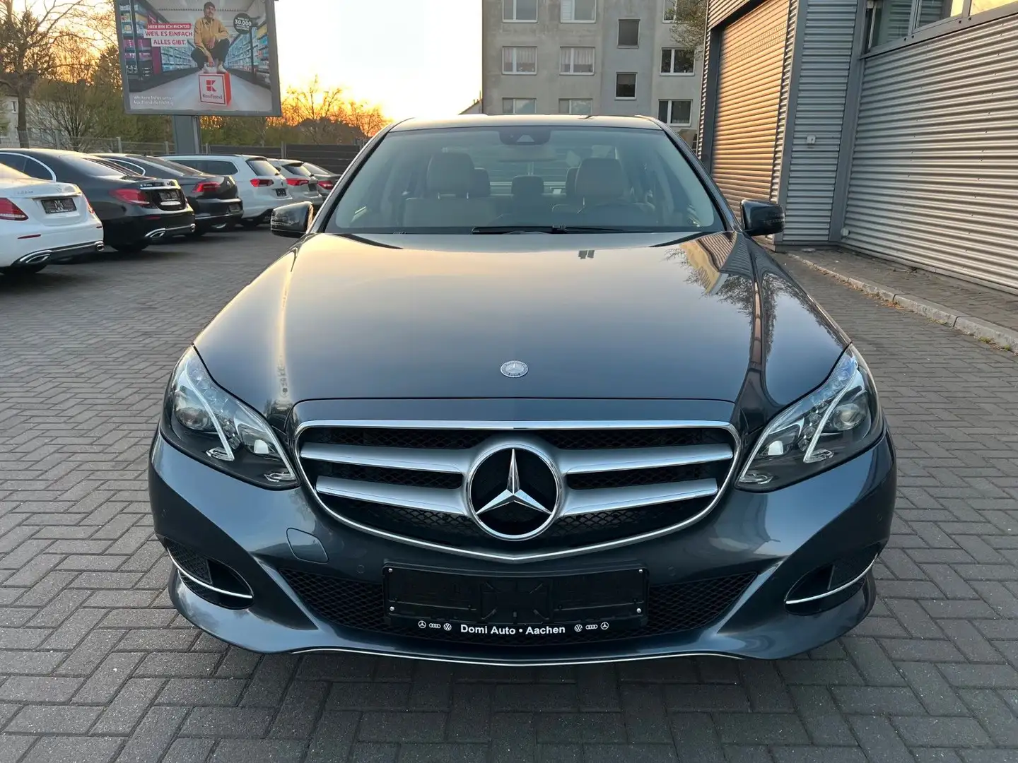 Mercedes-Benz E 220 E -Klasse Lim. E 220 CDI BlueEfficience Gri - 2
