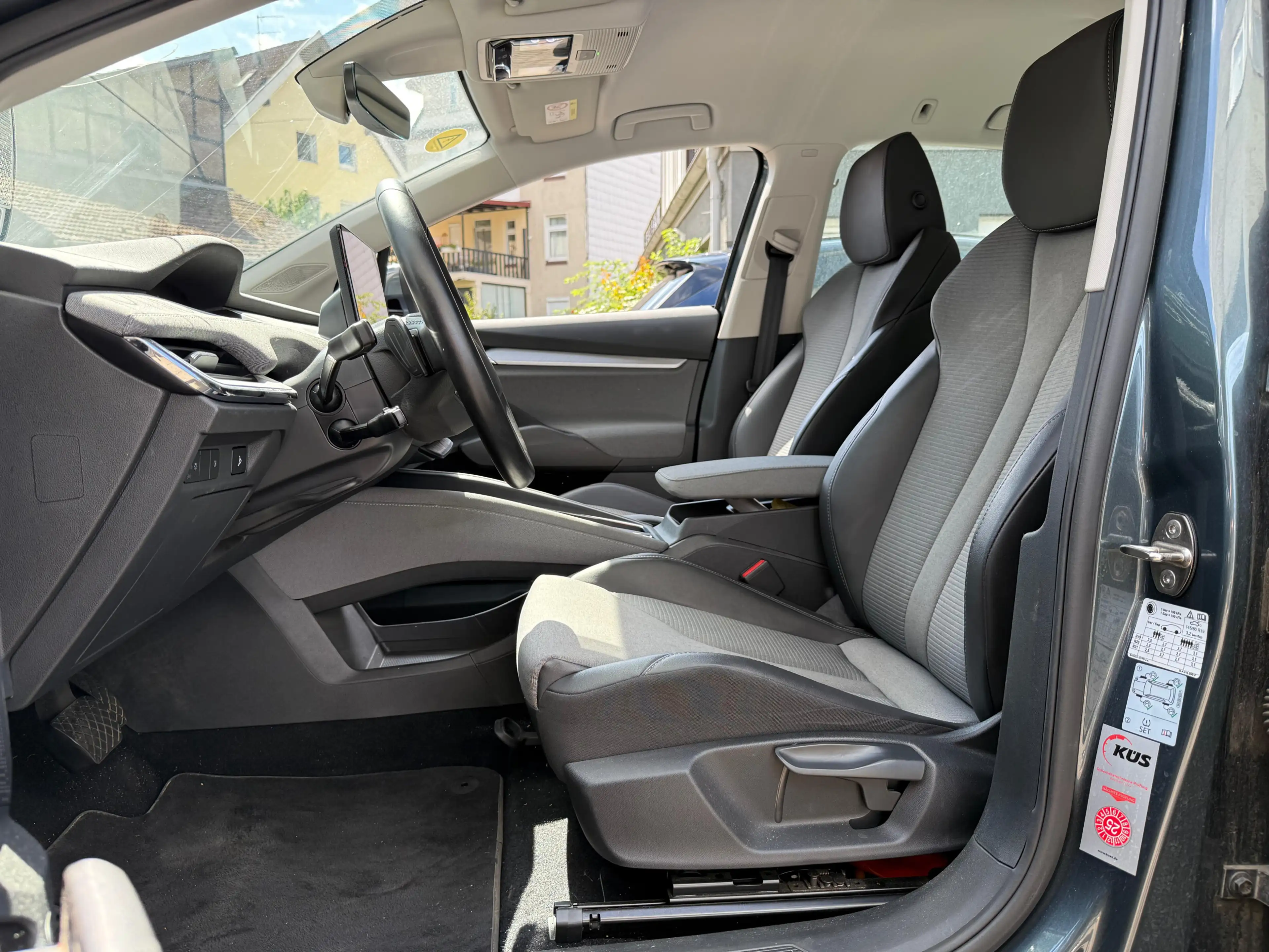 Skoda Enyaq 80 Loft CCS+WÄPU+NAV+SHZ+KAM+ACC+AMBI+CARP — photo 6