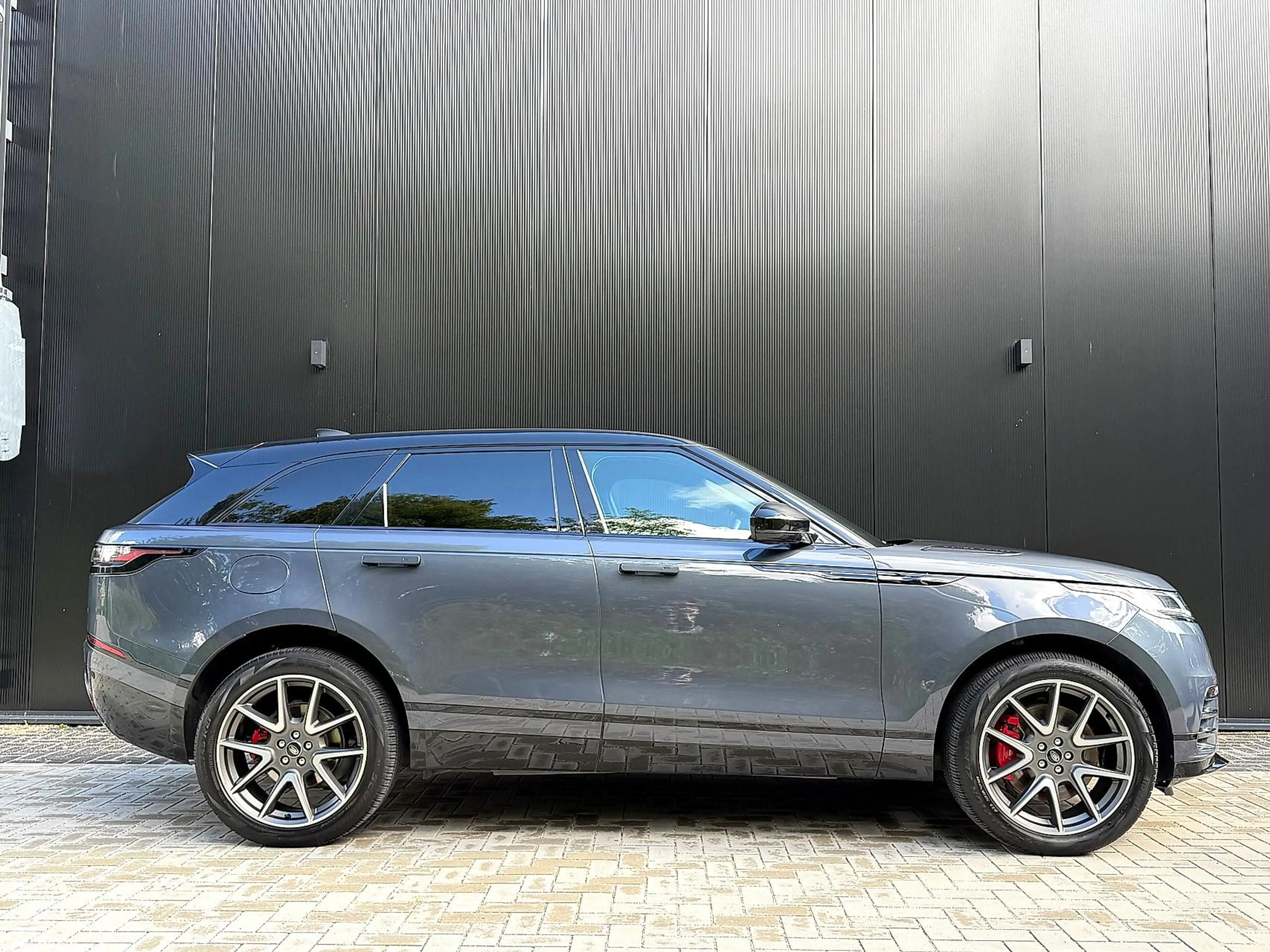 Land Rover Range Rover Velar 2.0 P400e AWD Dynamic HSE PHEV — photo 6