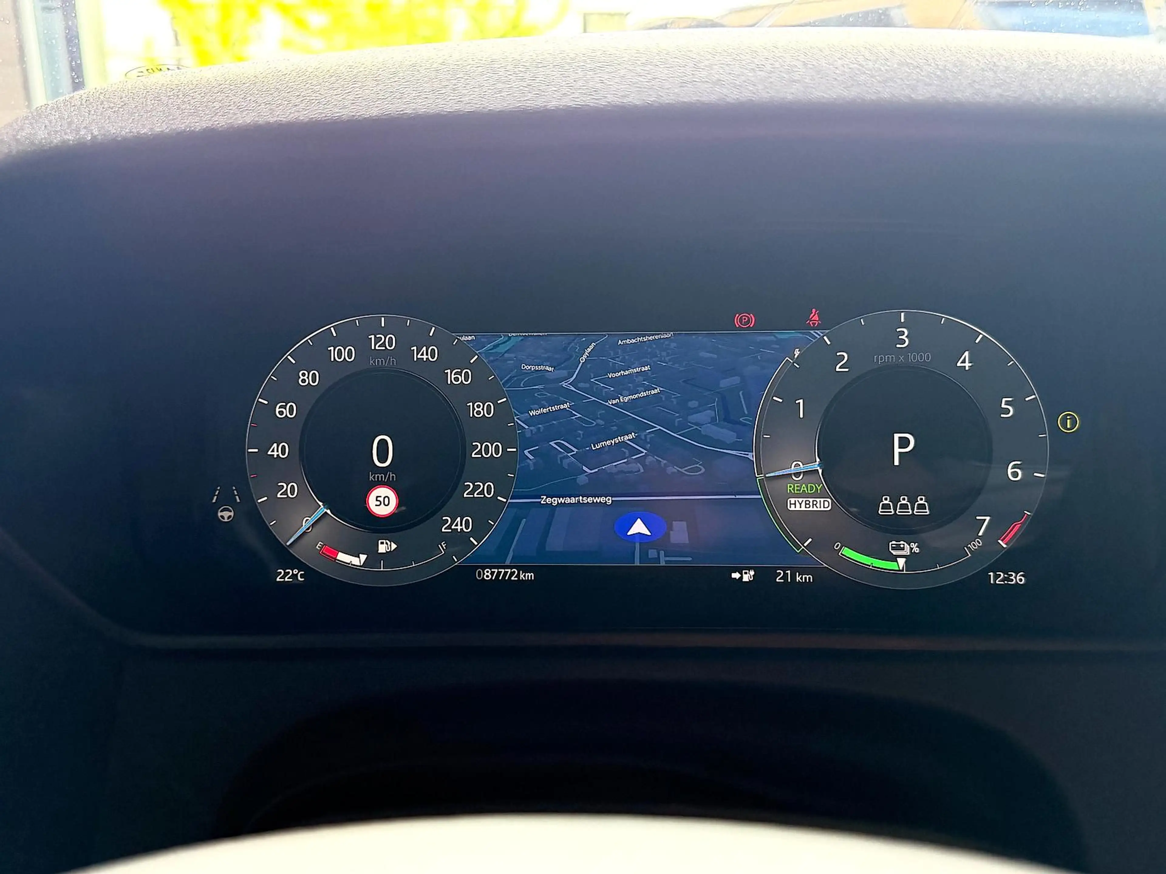 Land Rover Range Rover Velar 2.0 P400e AWD Dynamic HSE PHEV — photo 13