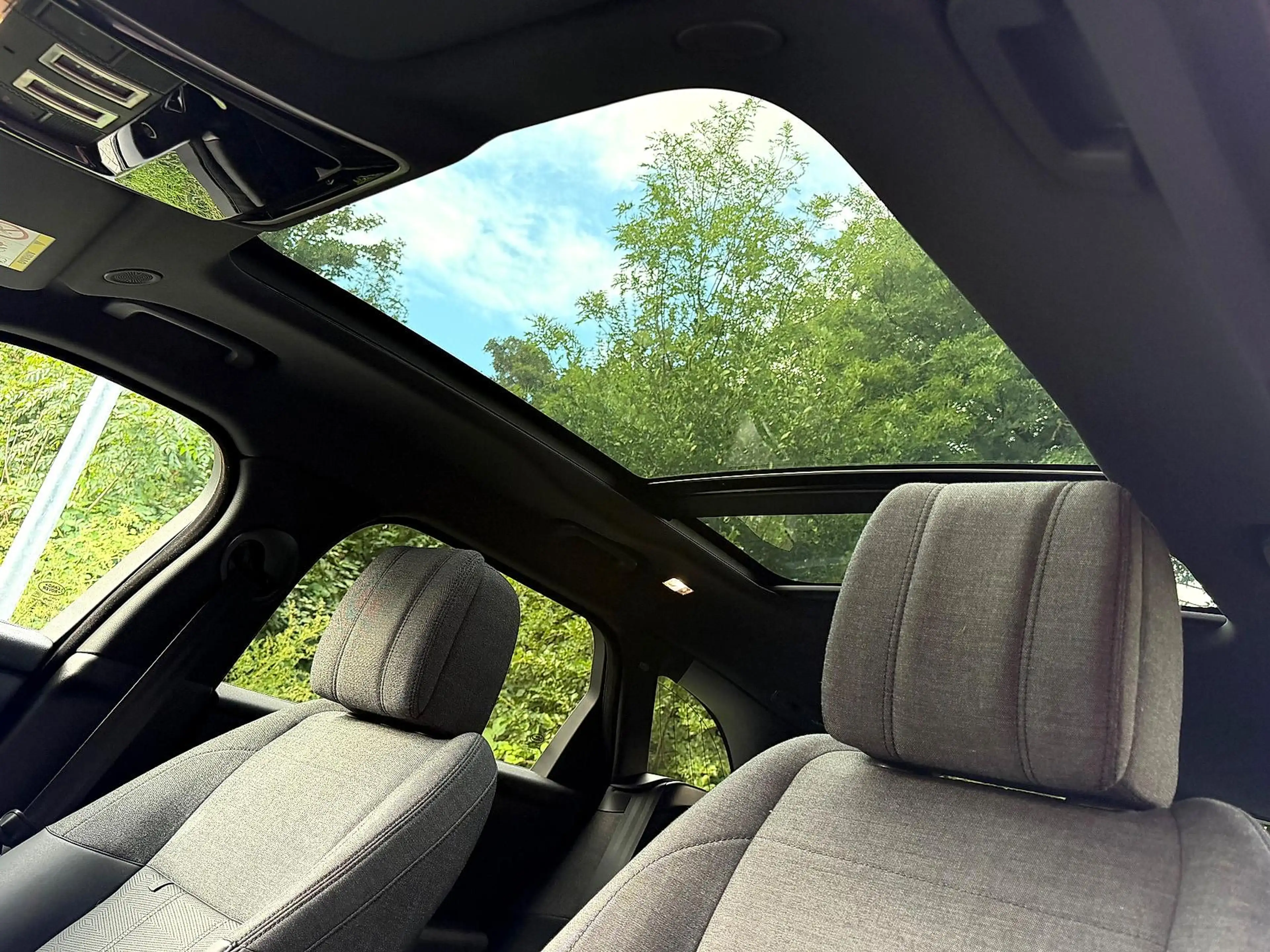 Land Rover Range Rover Velar 2.0 P400e AWD Dynamic HSE PHEV — photo 8