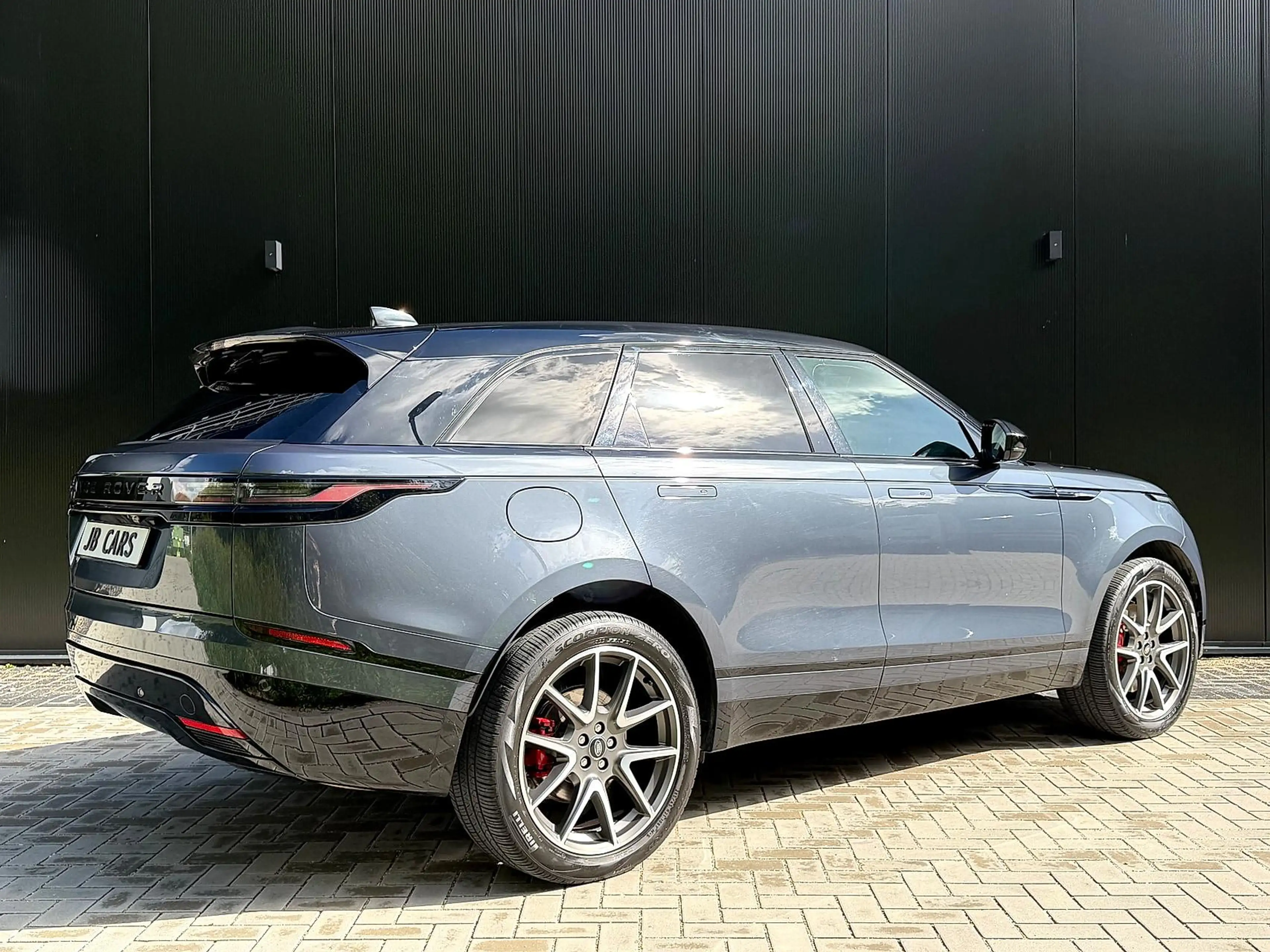 Land Rover Range Rover Velar 2.0 P400e AWD Dynamic HSE PHEV — photo 3