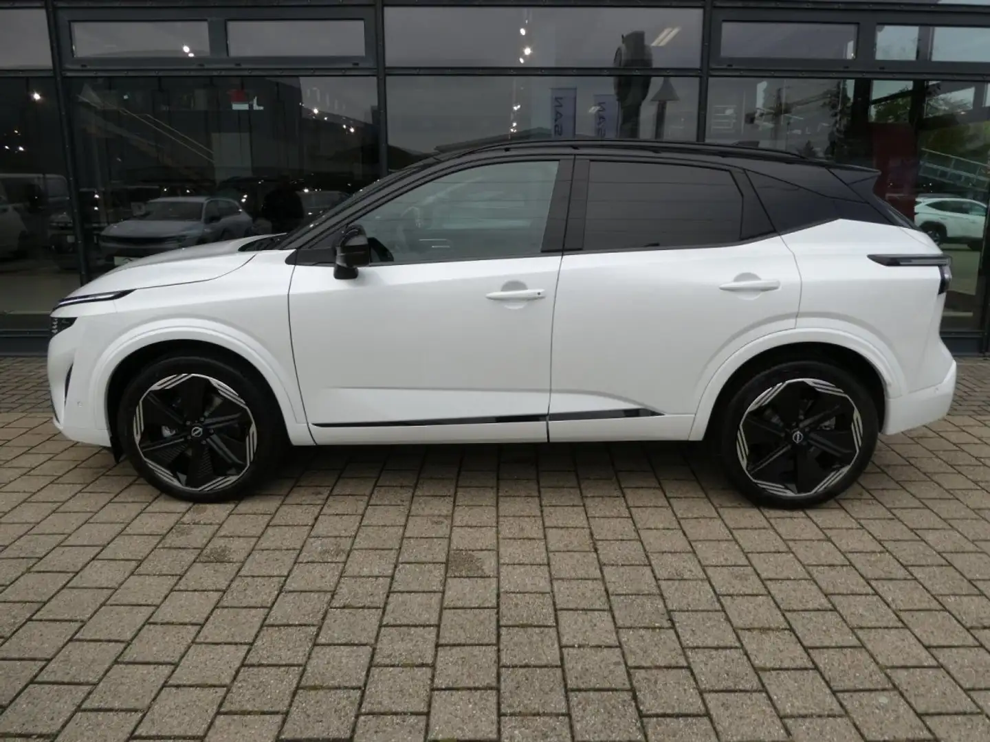 Nissan Qashqai 1.5 VC-T MJ26 e-Power N-Design 2WD*Komfort+*Bose*2 Weiß - 2