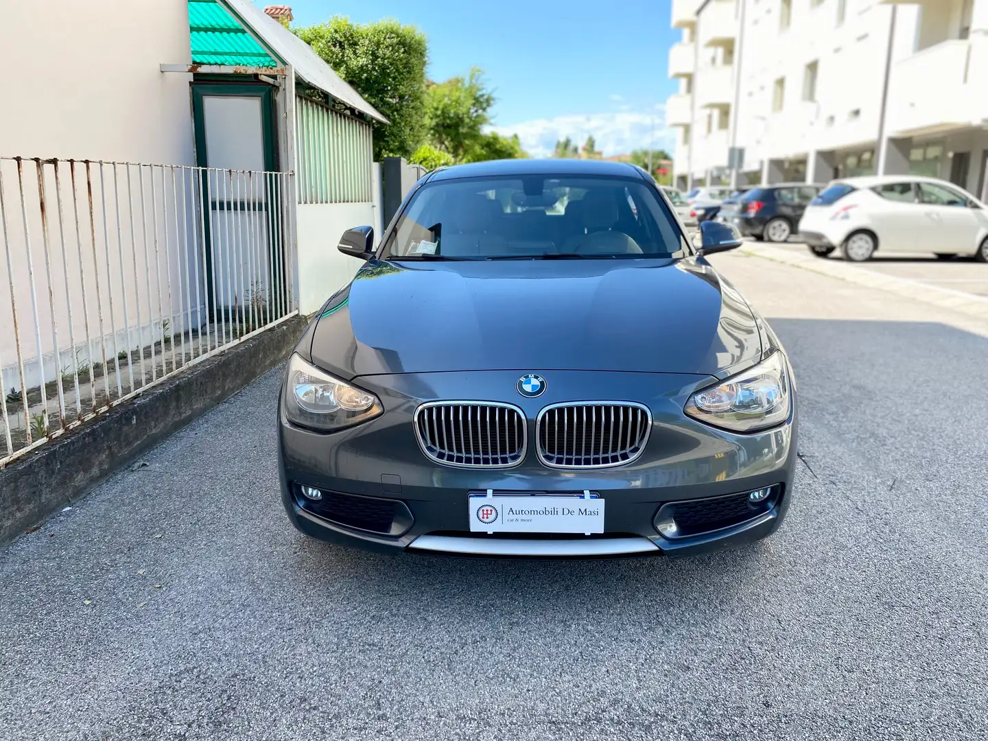 BMW 118 d 5p Urban 143cv Grijs - 2