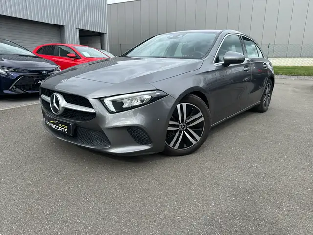 Mercedes-Benz A 180 Business Solution, LEDER/ CAMERA/ LED/ SFEERLICHT