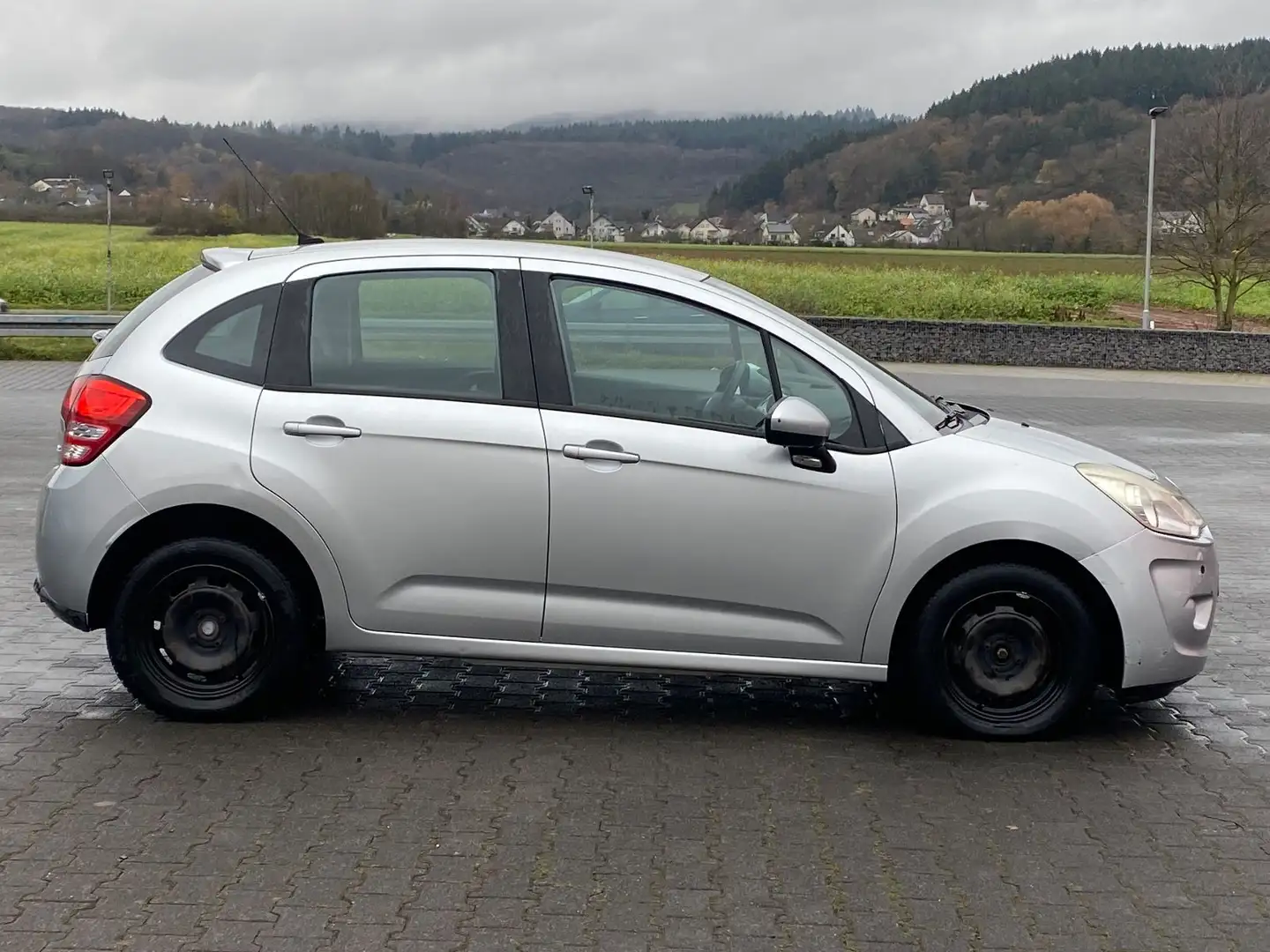 Citroen C3 Tendance Klima 75.000KM Euro5 PDC Grau - 2