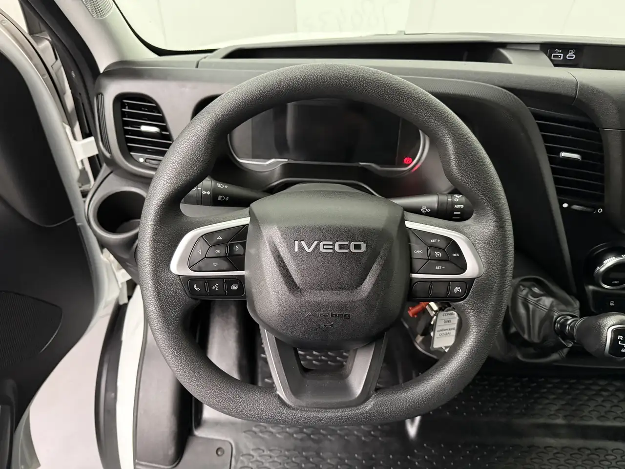Iveco Daily 2024 — фото 14