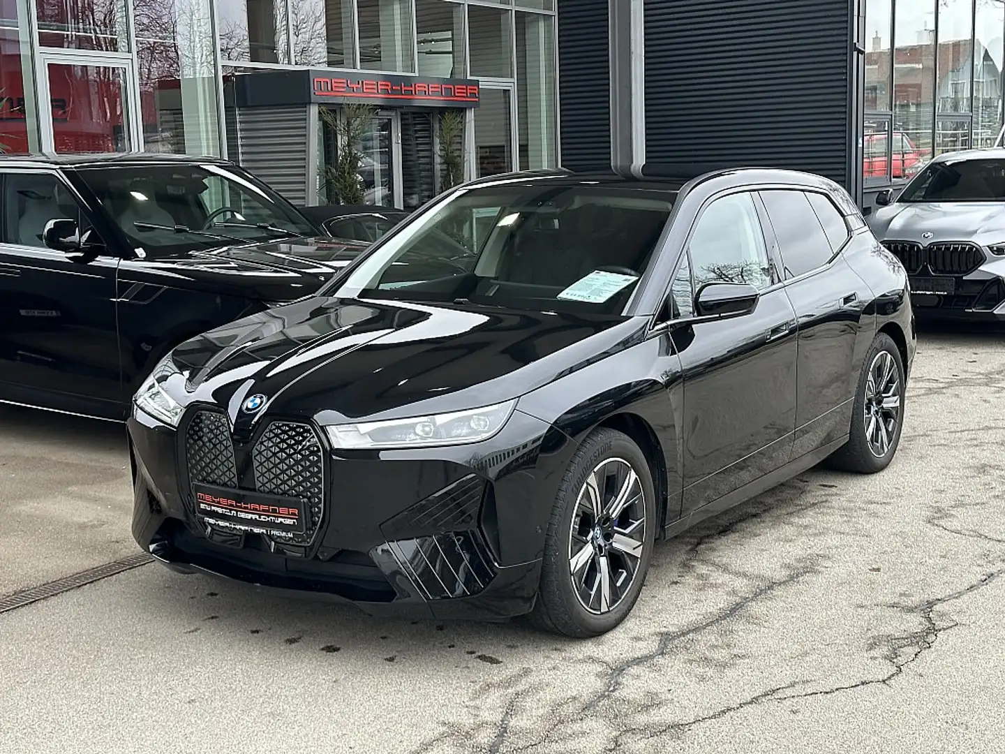 BMW iX xDrive50 Noir - 1