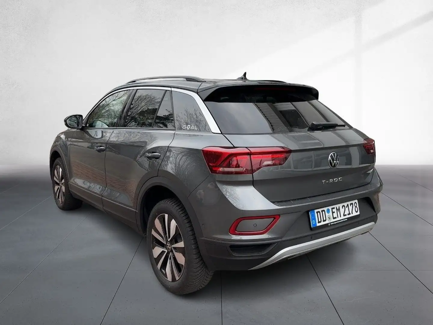 Volkswagen T-Roc 1.5 TSI Life DAB Navi LED Grau - 2