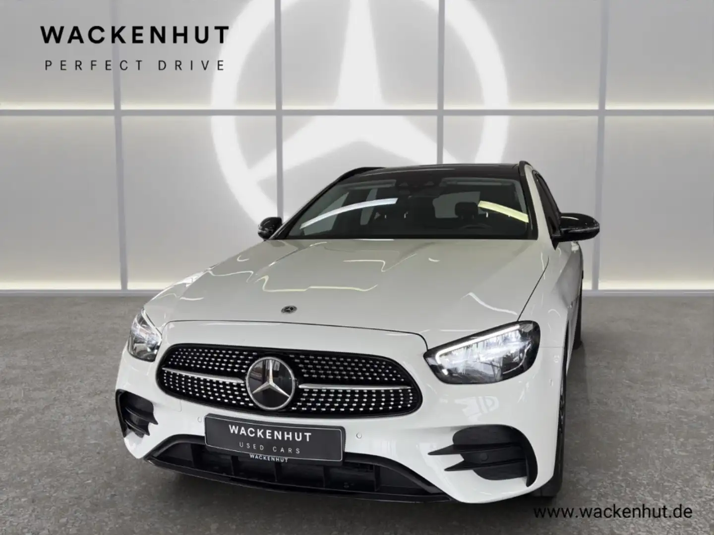 Mercedes-Benz E 300 de T AMG+NIGHT+PANO+AHK+BURM+LED+MEMORY Weiß - 2