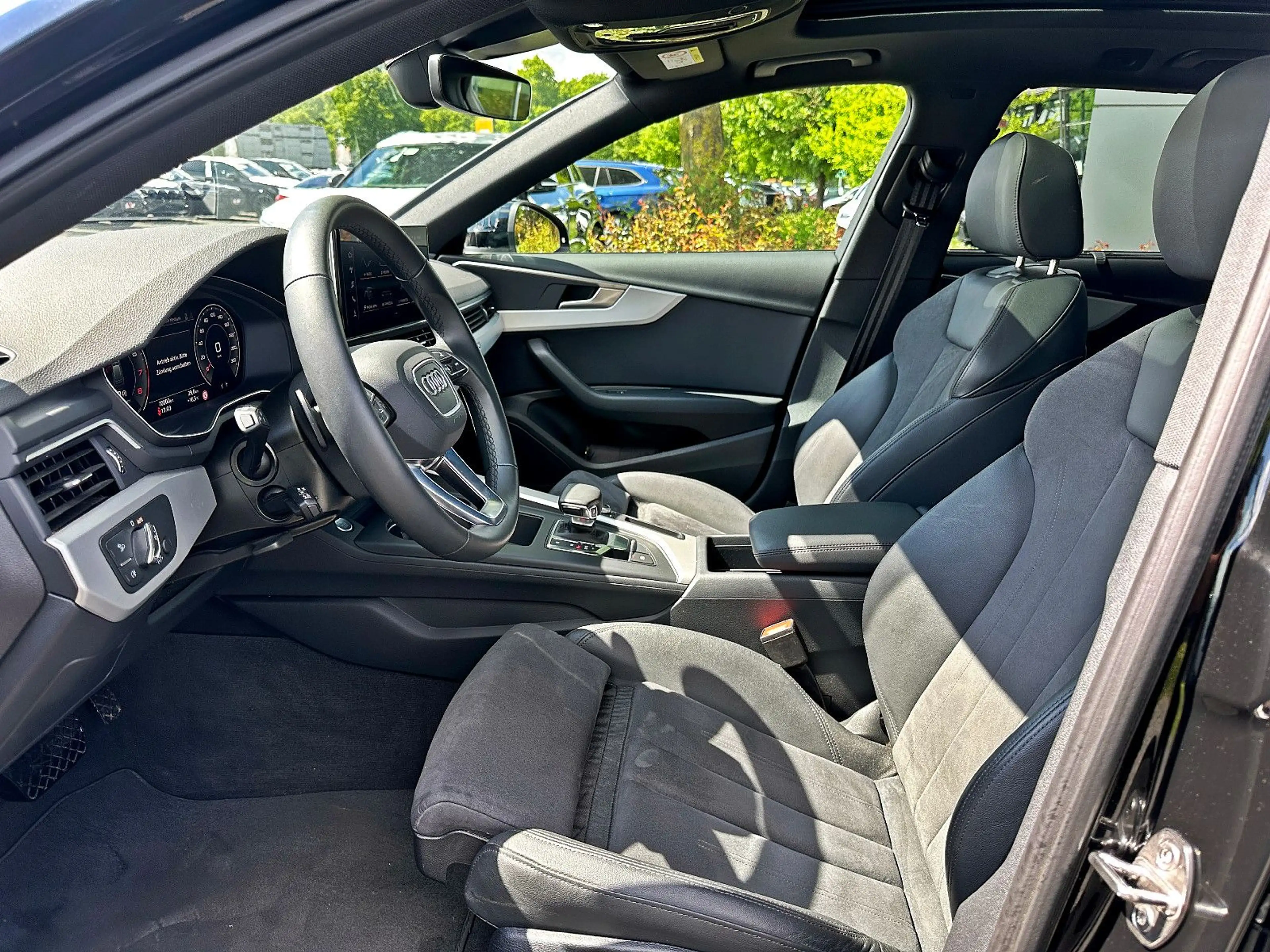 Audi A4 Avant 45TFSI qu S LINE BLACK PANO AHK MATRIX — photo 12