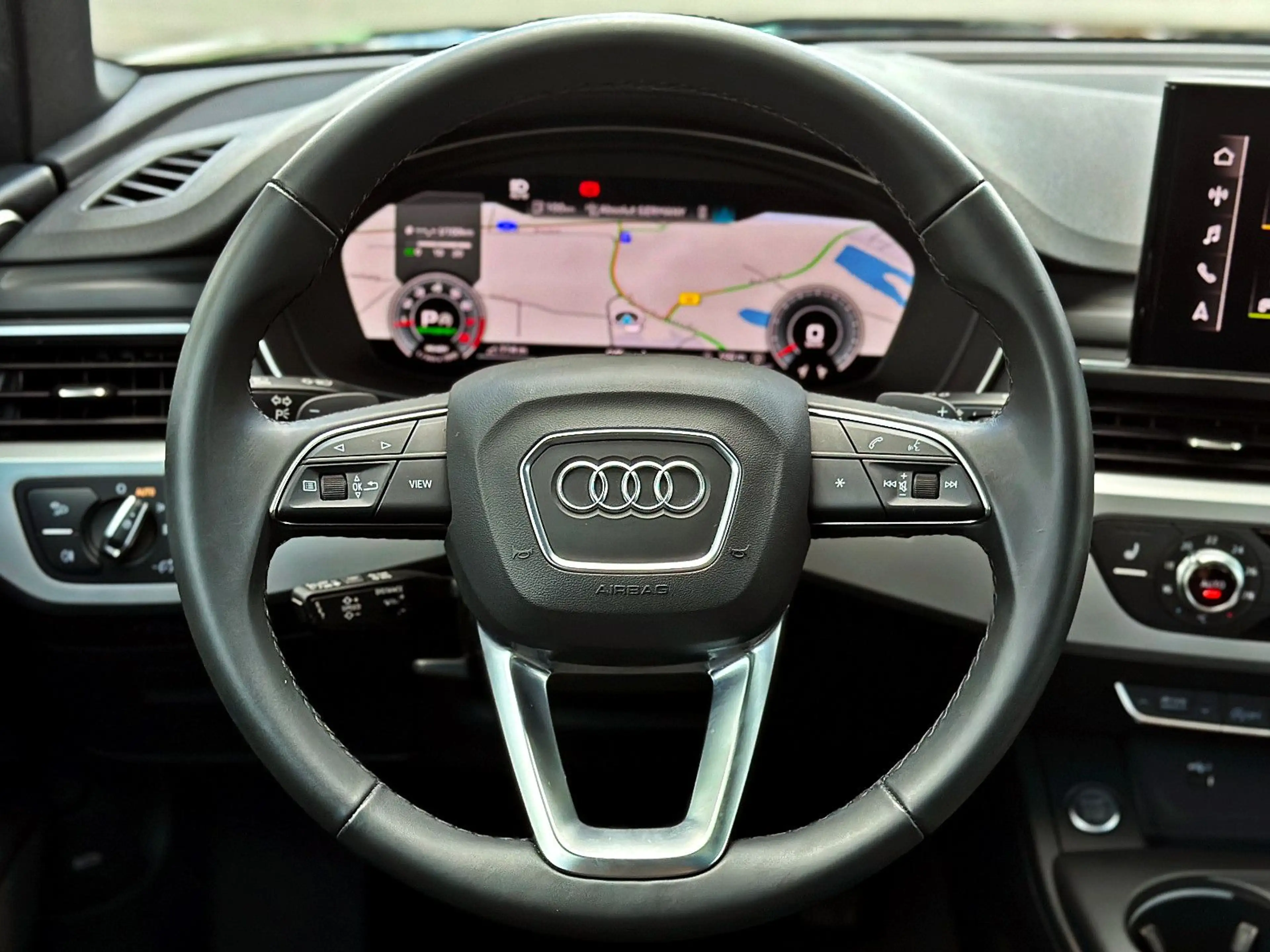 Audi A4 Avant 45TFSI qu S LINE BLACK PANO AHK MATRIX — photo 14