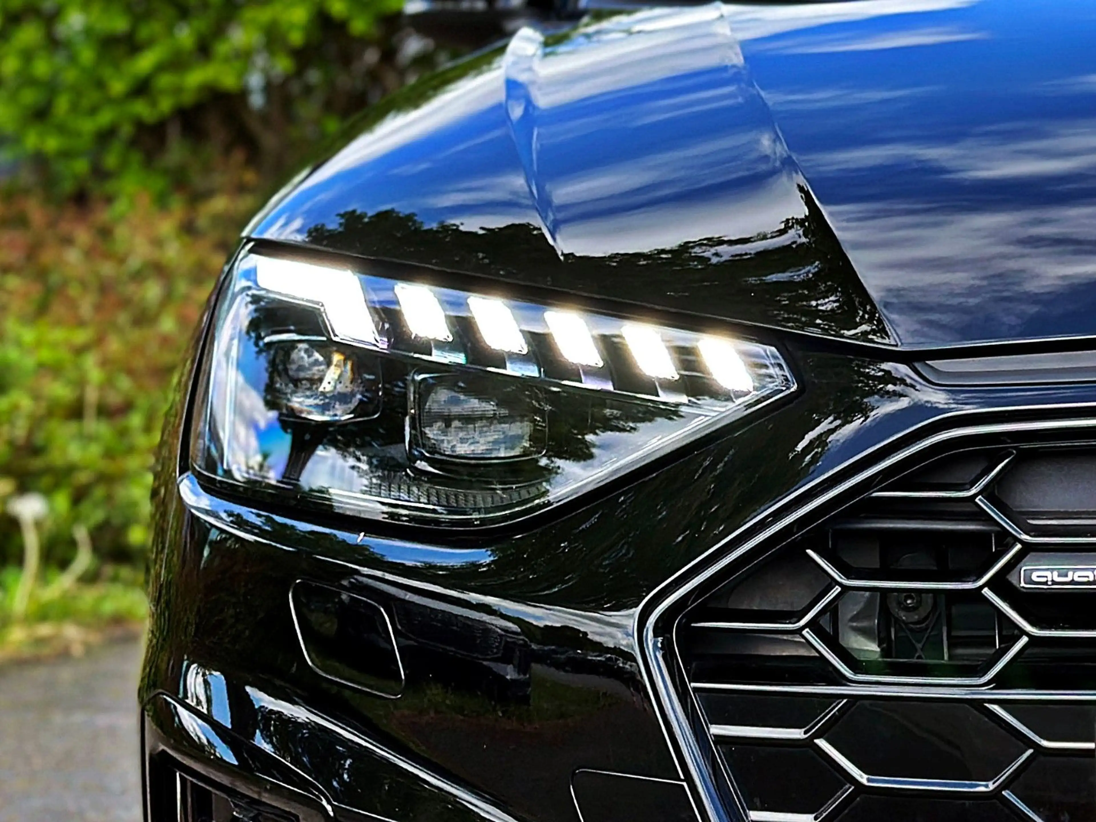 Audi A4 Avant 45TFSI qu S LINE BLACK PANO AHK MATRIX — photo 3