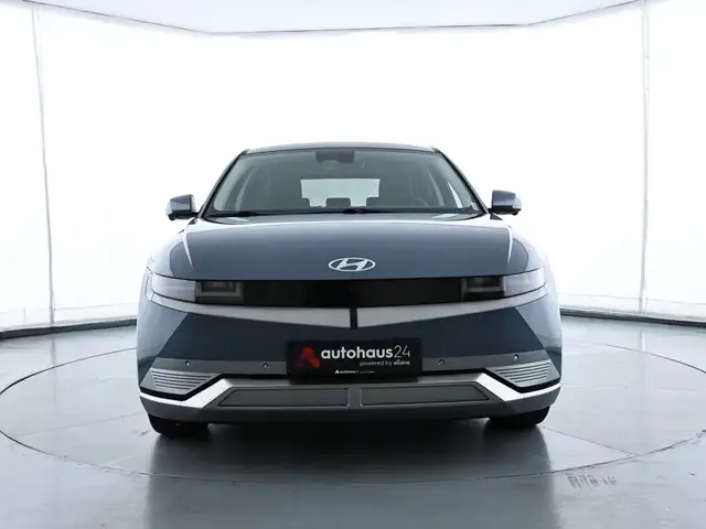 Hyundai Ioniq 5 view 2