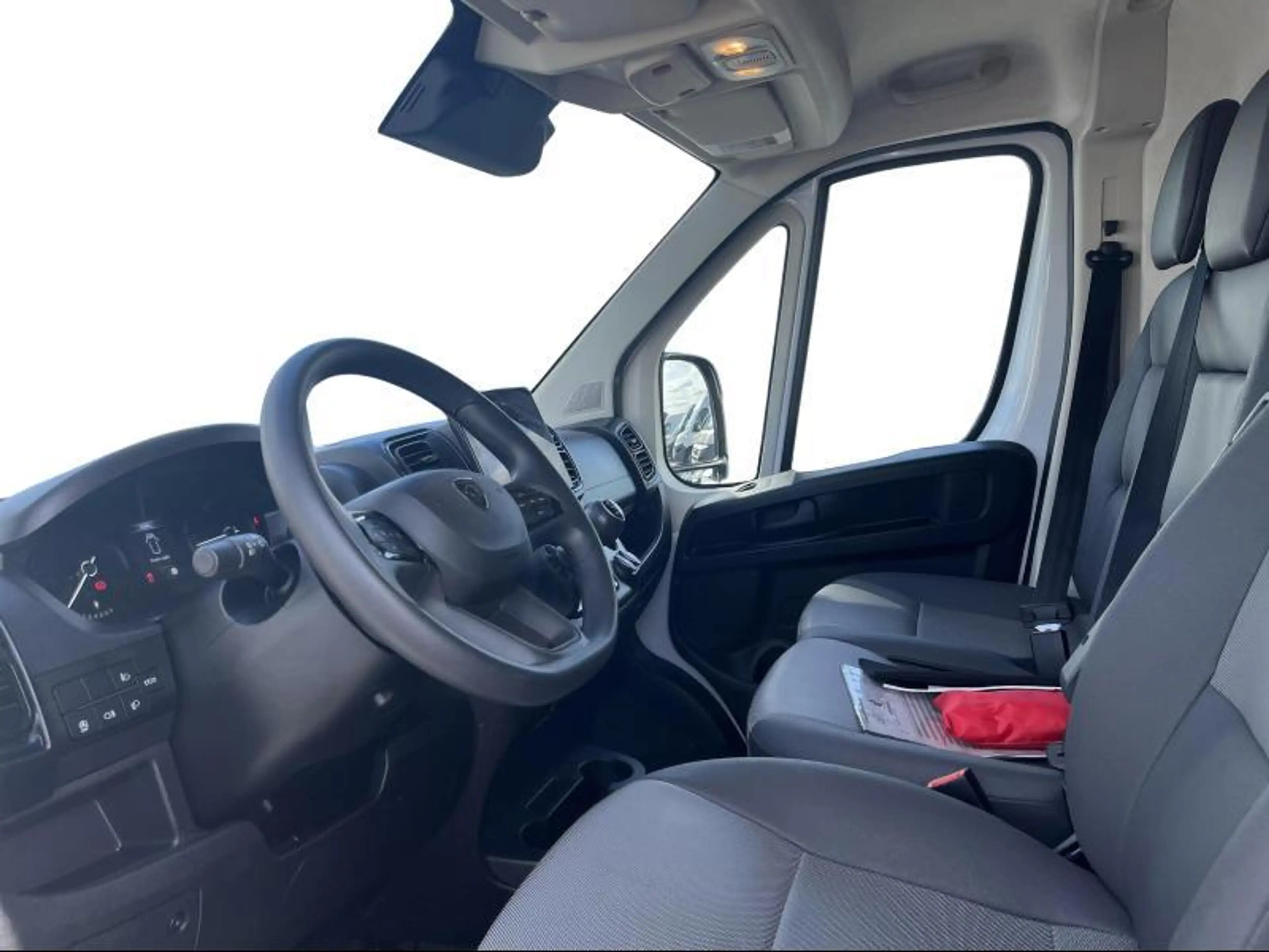 Peugeot Boxer 435 L4H3 - 2.2 BlueHDi 140 Man.6 — photo 8