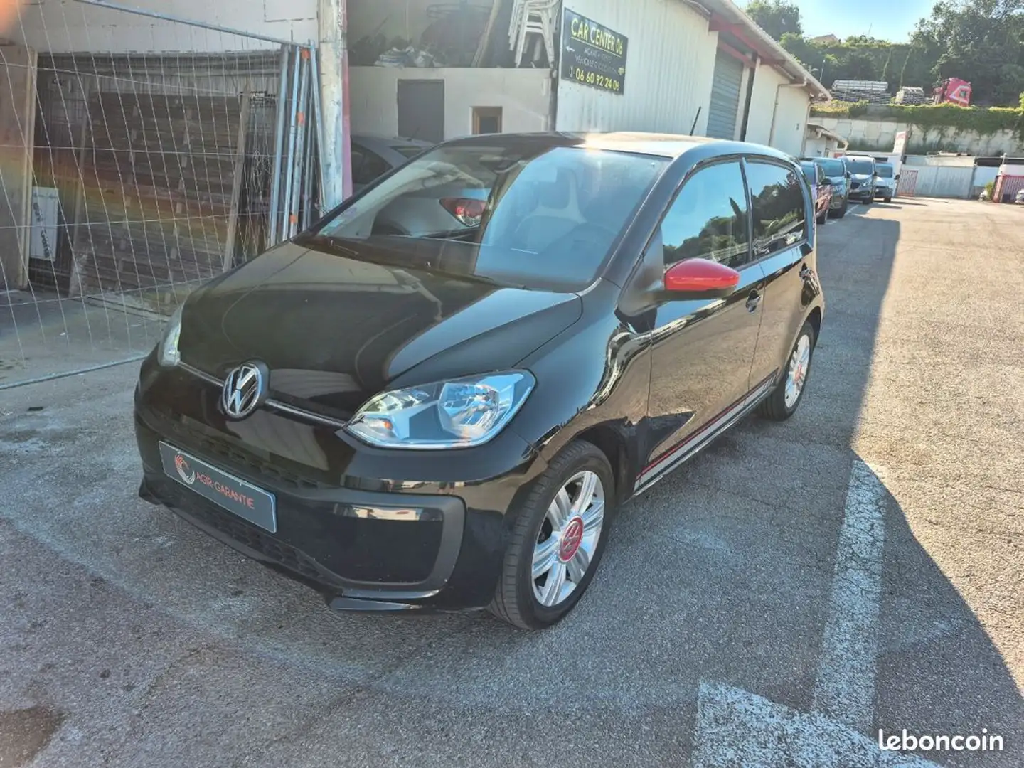 Volkswagen up! 1l 75 béats audio 2018 Noir - 1
