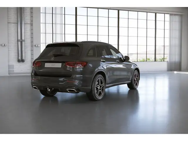 Mercedes-Benz GLC view 3