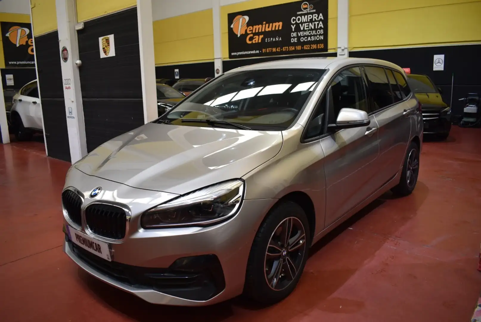 BMW 218 218d Gran Tourer Beige - 1