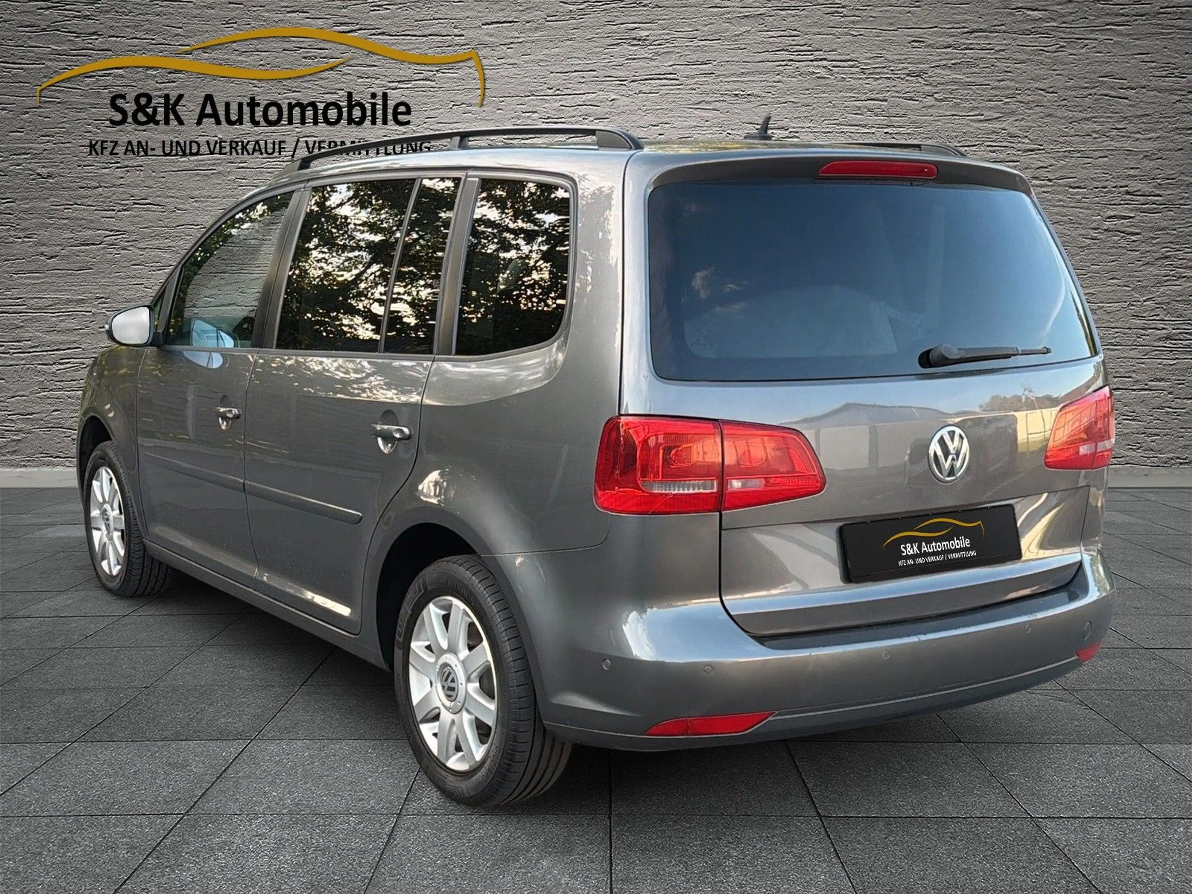 Volkswagen Touran 1.6 TDI DSG/Standheizung/BI-XENON/SHZ — photo 3