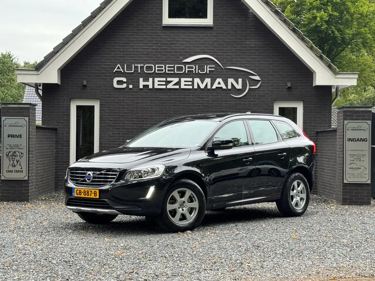 Volvo XC60 2.0 D4 FWD DealerOH Leder Navigatie Cruise Control Noir - 2