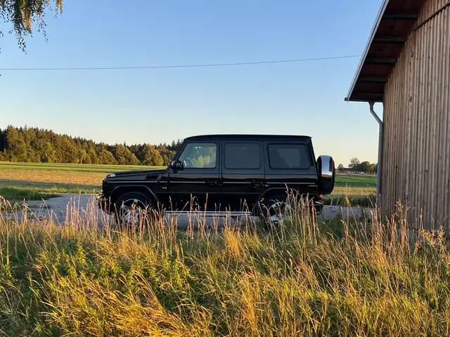 Mercedes-Benz G-Class view 9