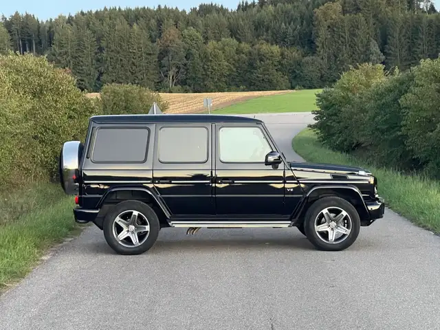 Mercedes-Benz G-Class view 3