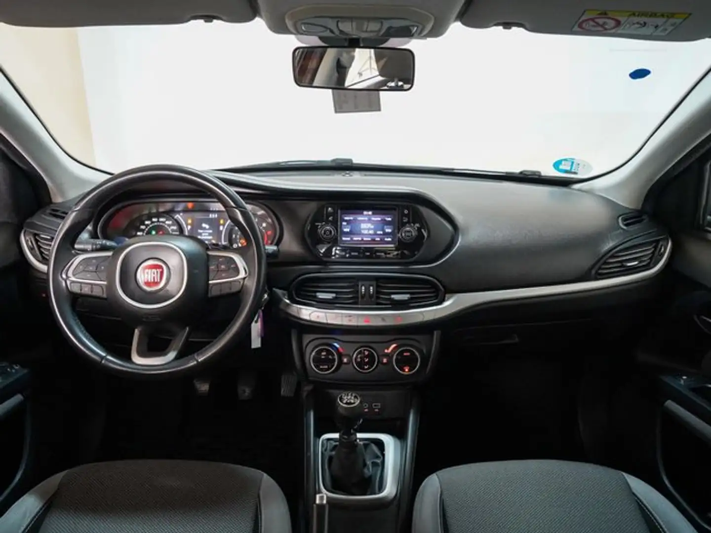 Fiat Tipo Sedán 1.4 T-Jet Gasolina/GLP Easy Negro - 2