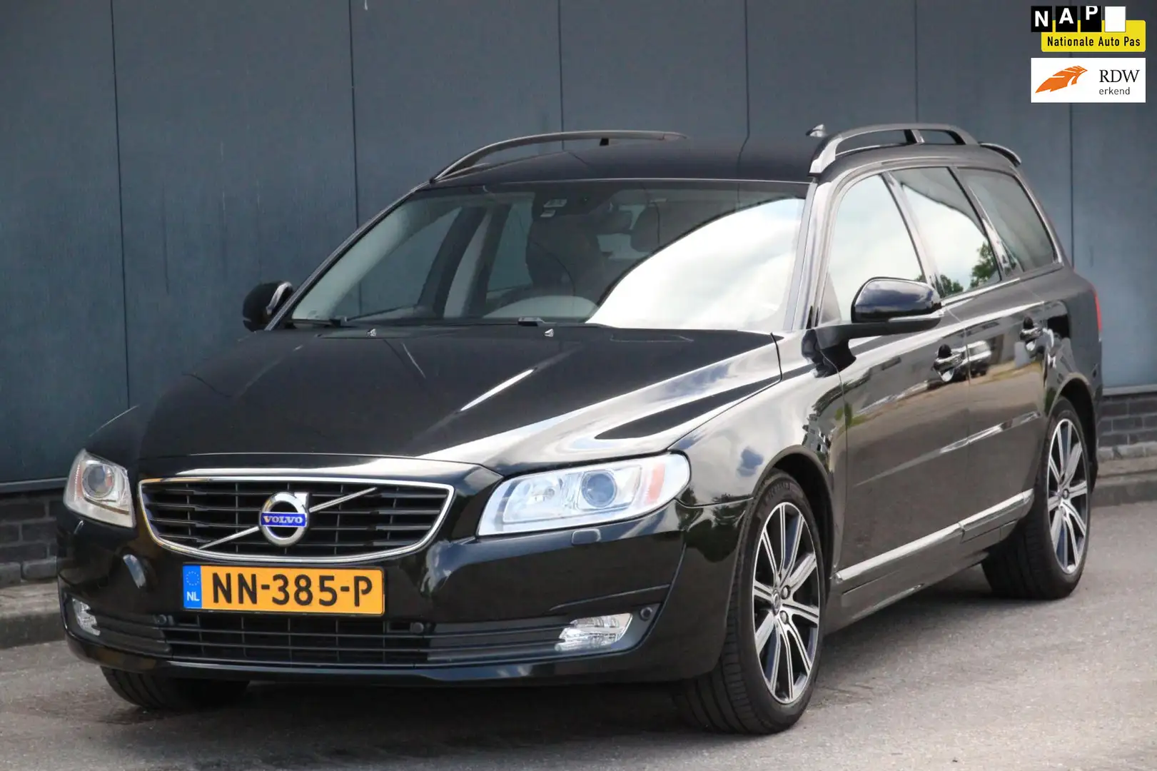 Volvo V70 2.0 D3 Dynamic Edition Xenon/Leer/Navigatie/18"inc Noir - 1