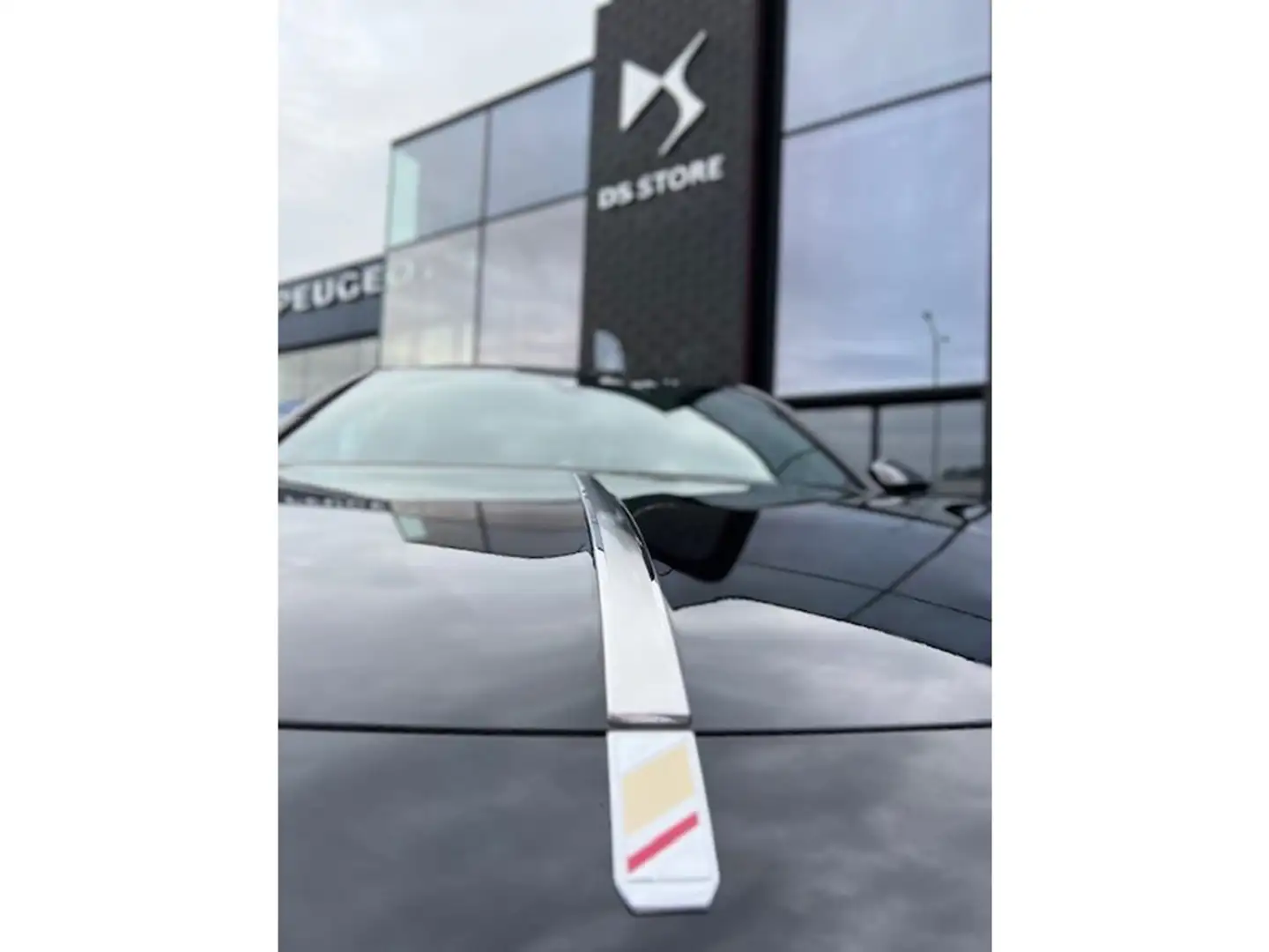 DS Automobiles DS 9 E-Tense 4x4 360 pk Performance Line+ Zwart - 2