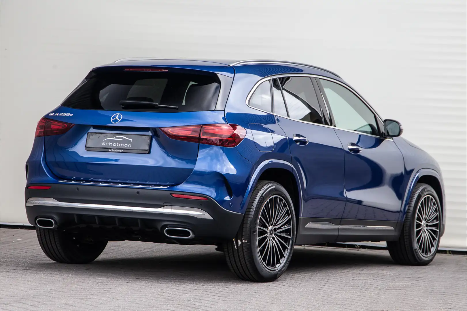 Mercedes-Benz GLA 250 e AMG Line, Key-Less, Hybrid 2024 Blauw - 2