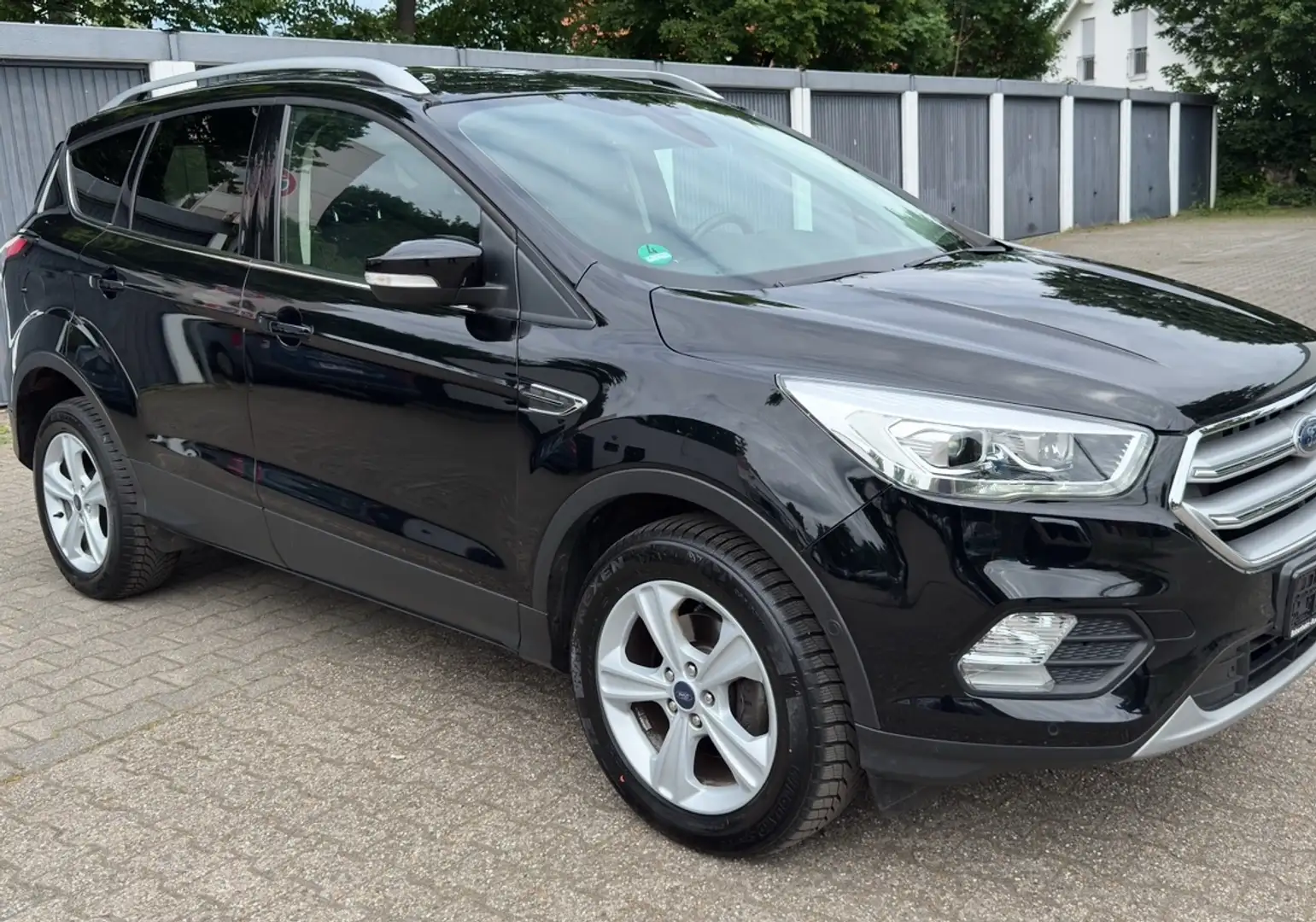 Ford Kuga 1.5 EcoBoost 2x4 Aut. Trend Negro - 2