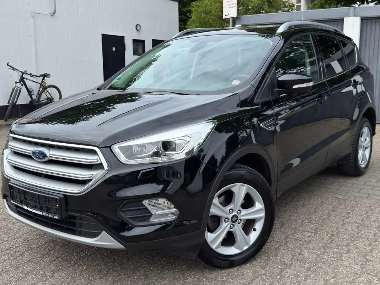 Ford Kuga 1.5 EcoBoost 2x4 Aut. Trend Negro - 1