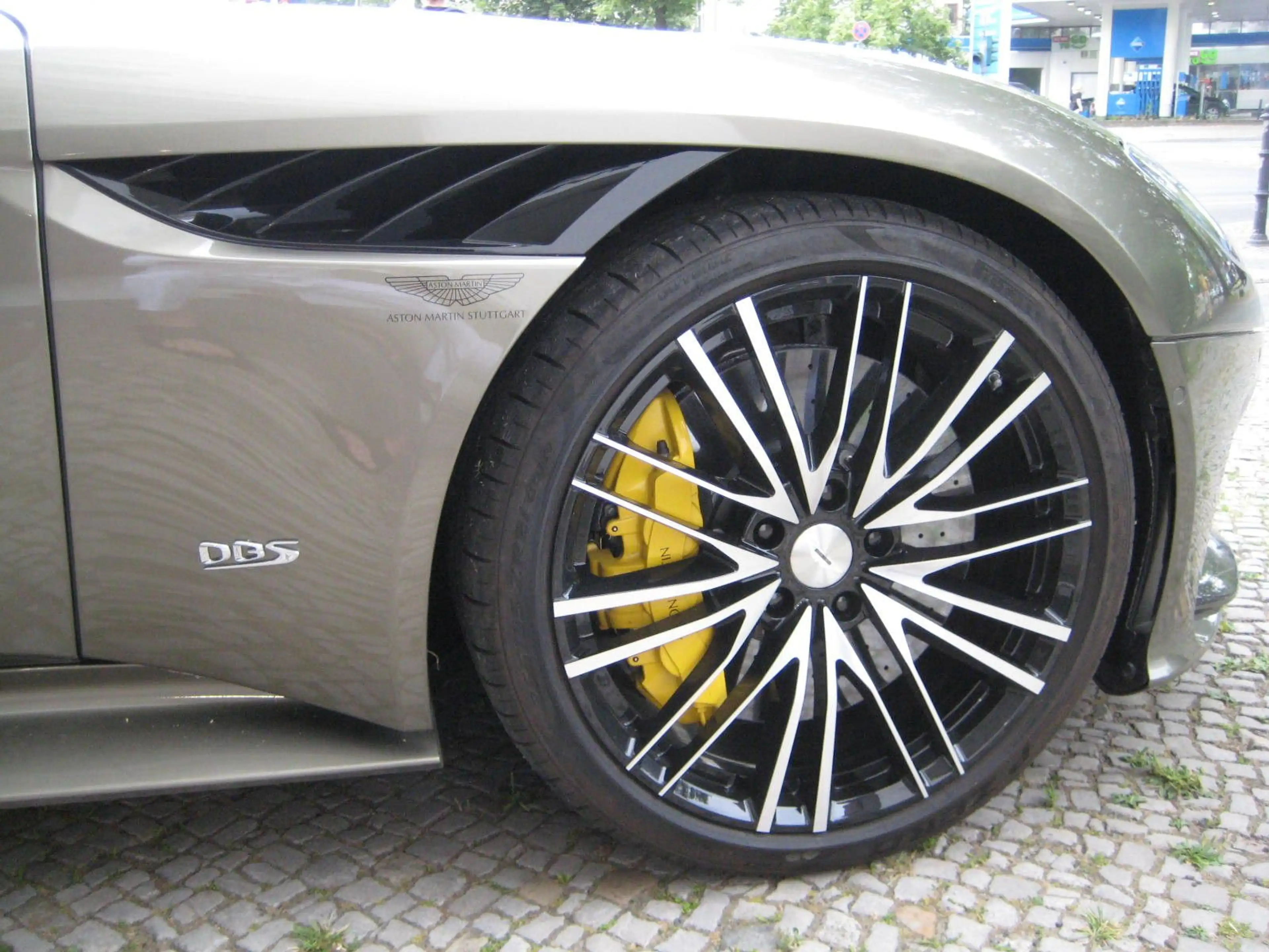 Aston Martin DBS Superleggera 5.2 V12, Carbon, B&O, Ceramic — photo 7