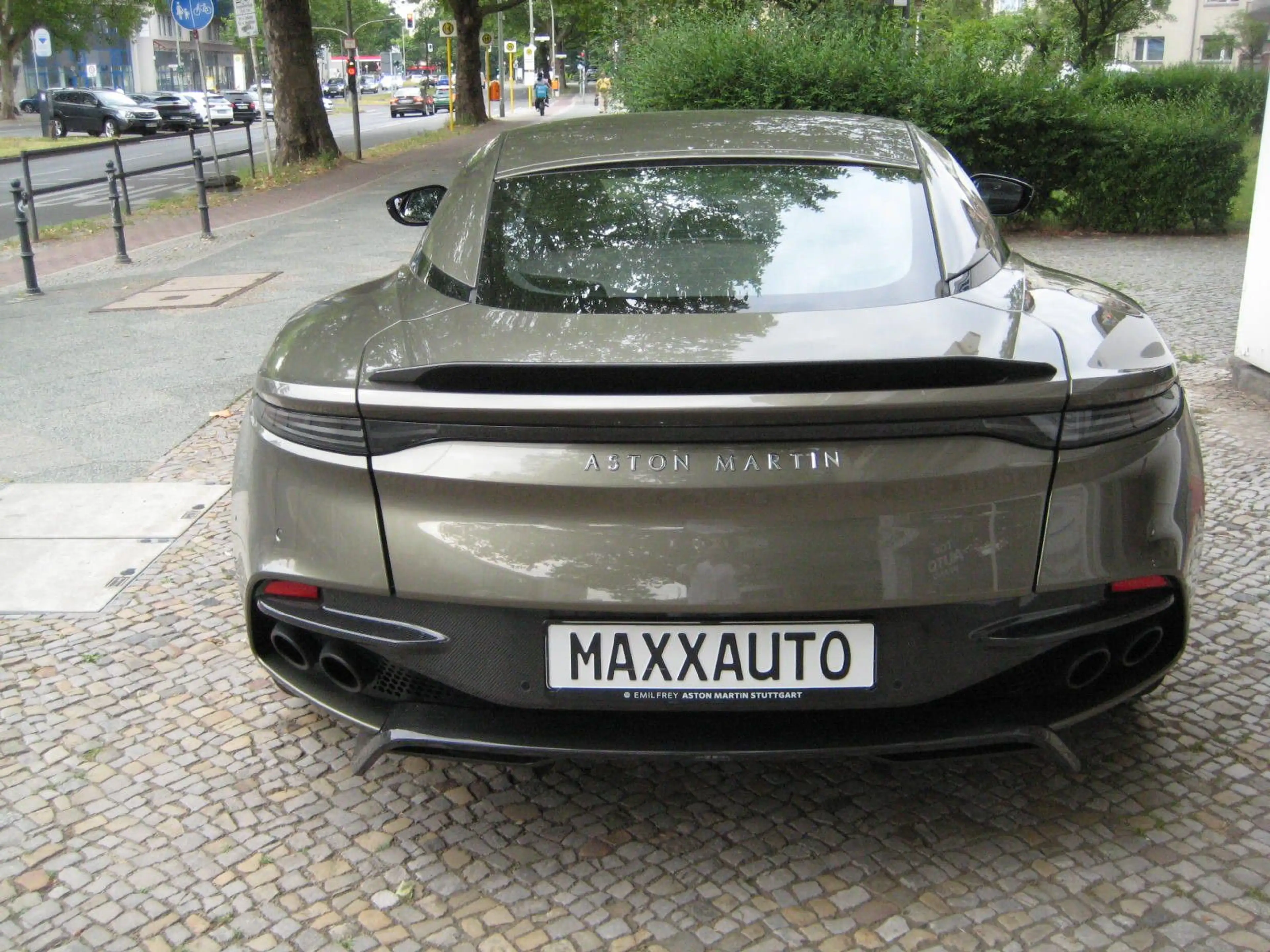 Aston Martin DBS Superleggera 5.2 V12, Carbon, B&O, Ceramic — photo 5